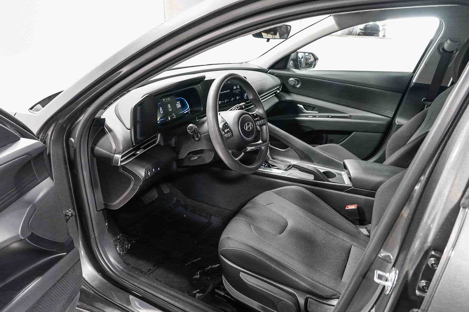Thumbnail: 2025 Hyundai Elantra - 19