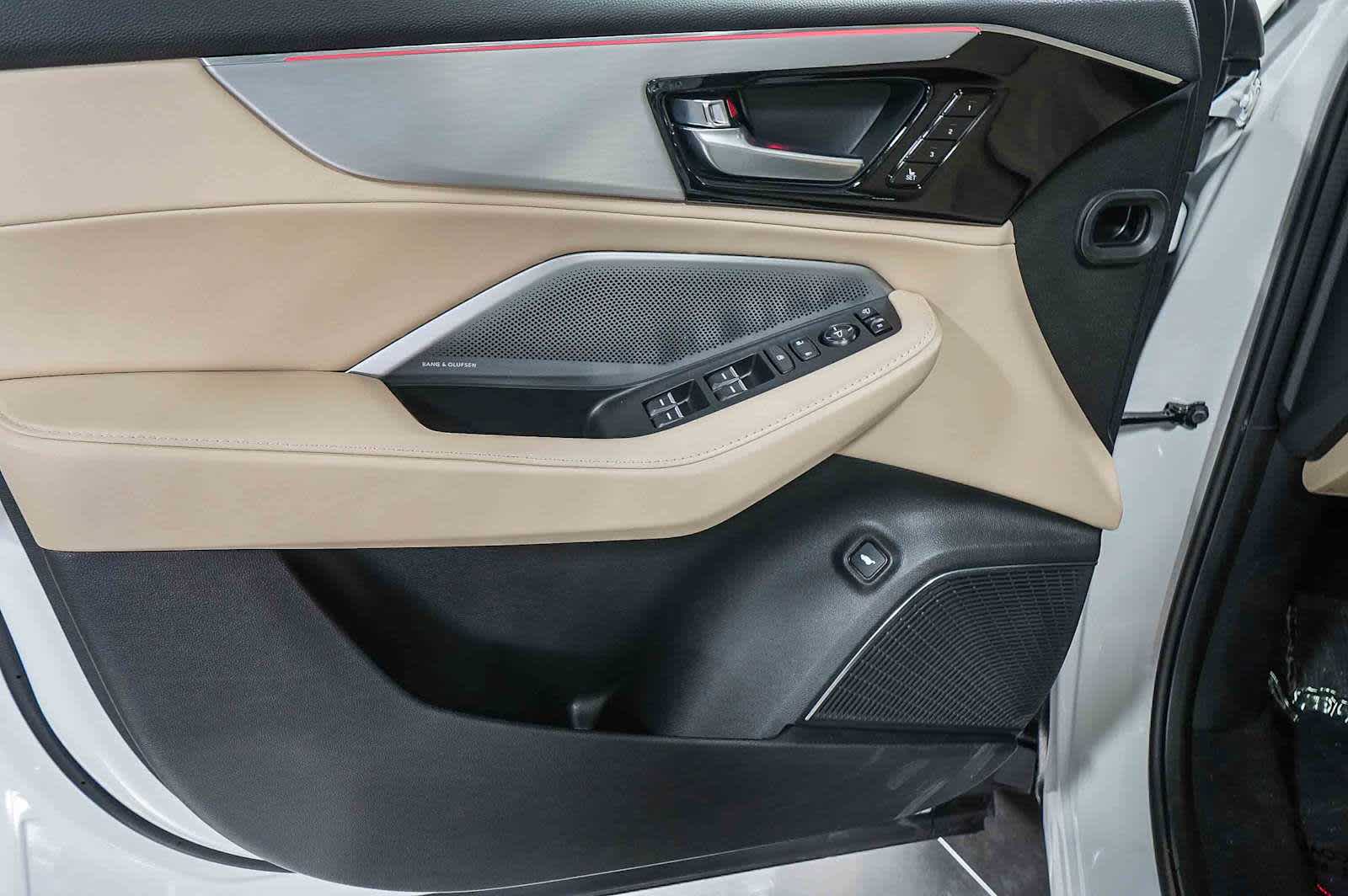 Thumbnail: 2025 Acura MDX - 22