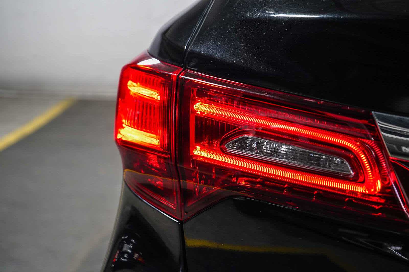 Thumbnail: 2020 Acura MDX - 13