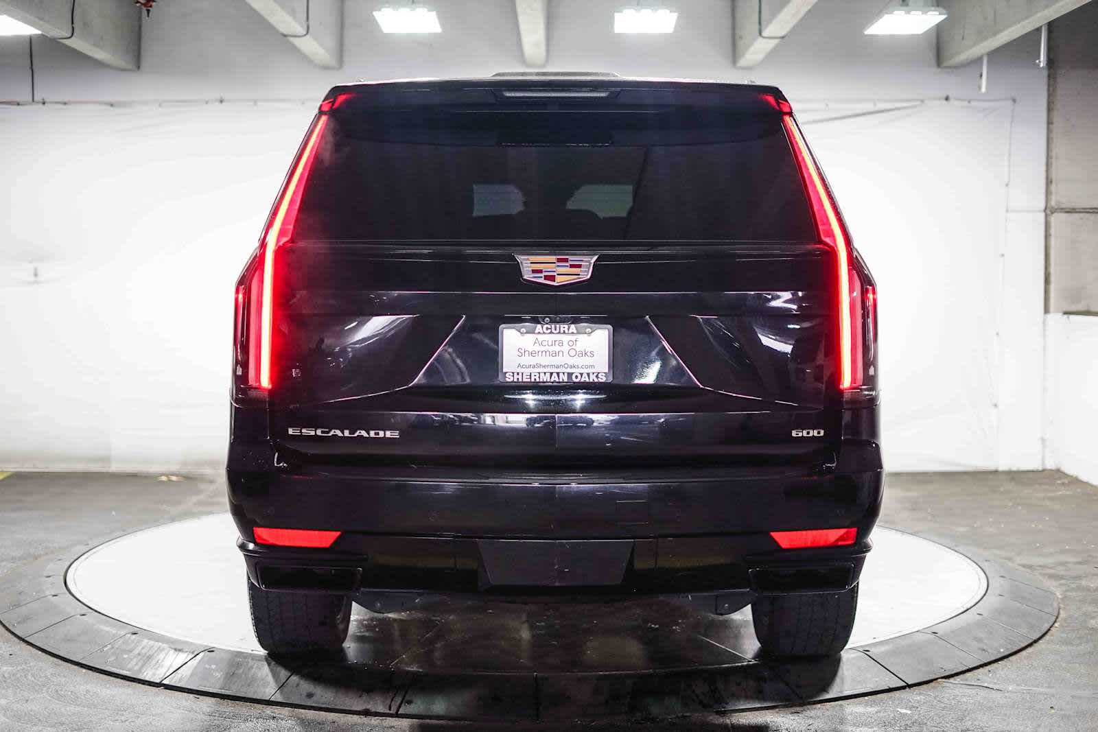 Thumbnail: 2023 Cadillac Escalade - 9