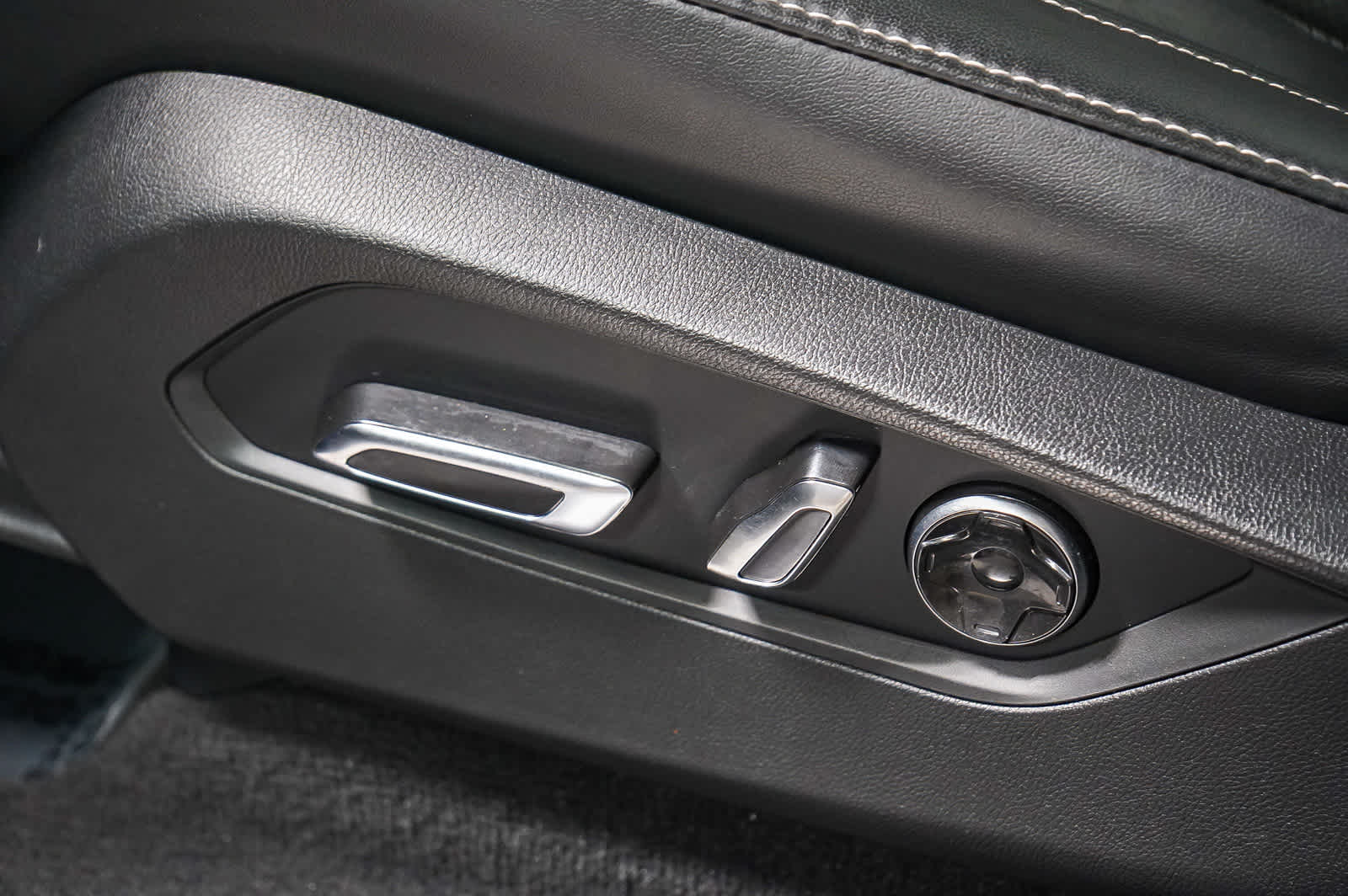 Thumbnail: 2023 Acura MDX - 25