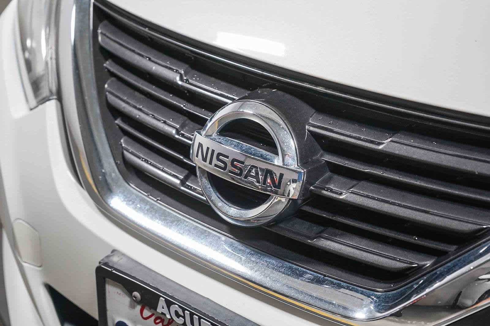 Thumbnail: 2017 Nissan Altima - 9