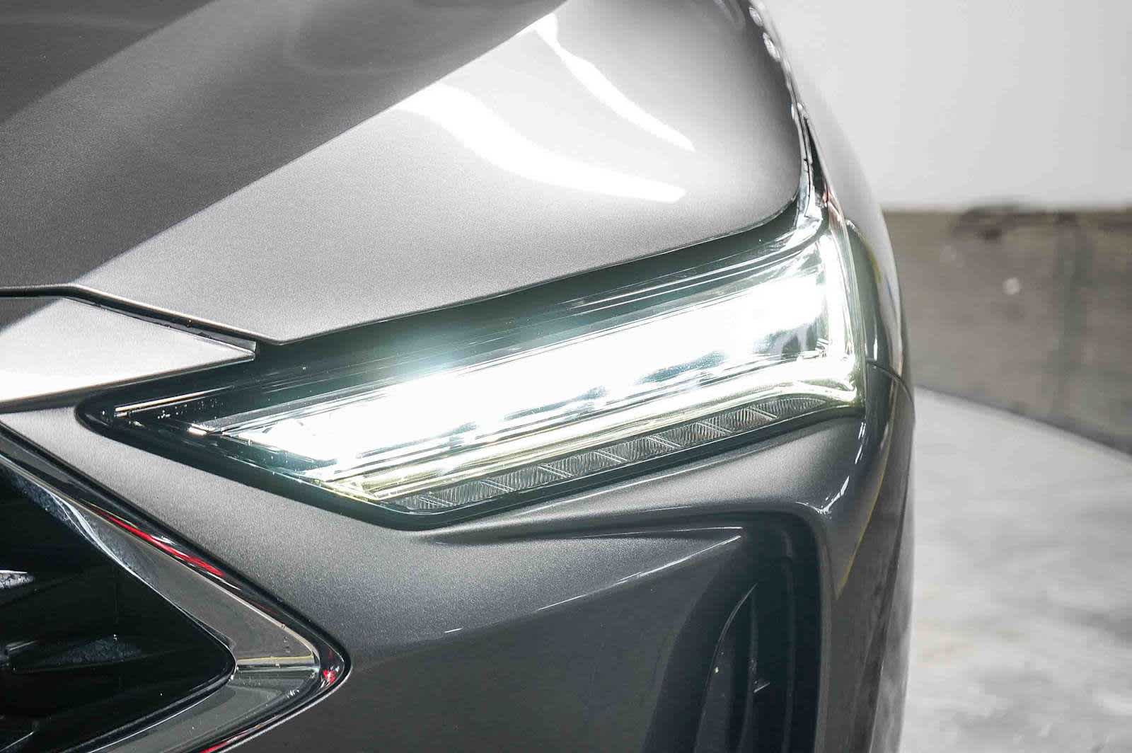 Thumbnail: 2023 Acura MDX - 8