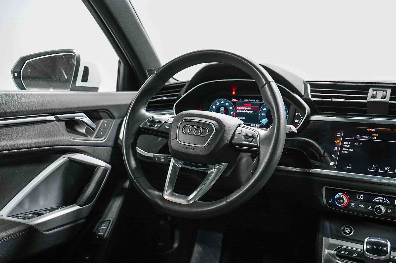 Thumbnail: 2024 Audi Q3 - 16