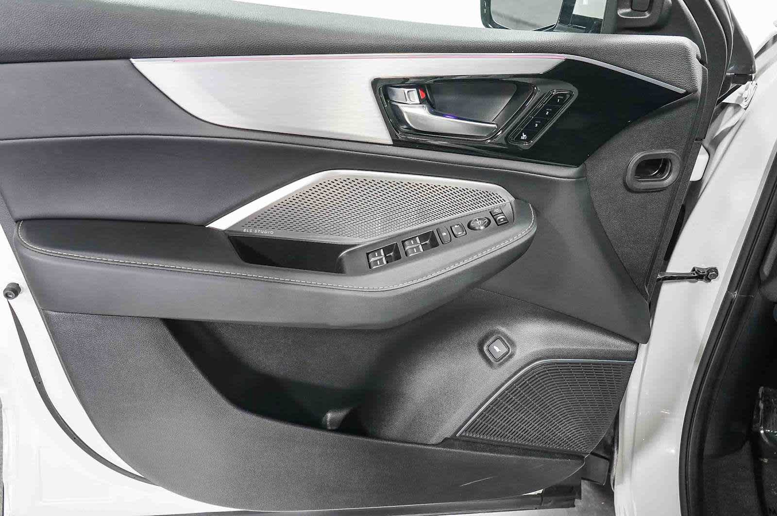 Thumbnail: 2023 Acura MDX - 24