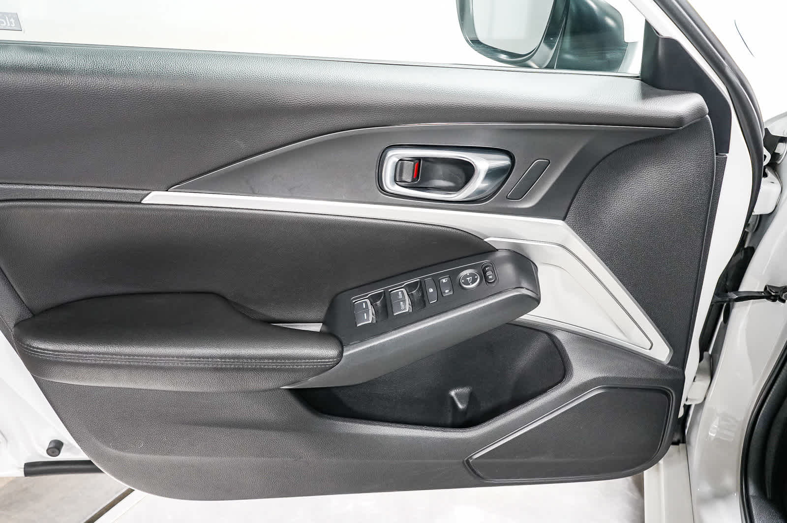 Thumbnail: 2025 Acura Integra - 25