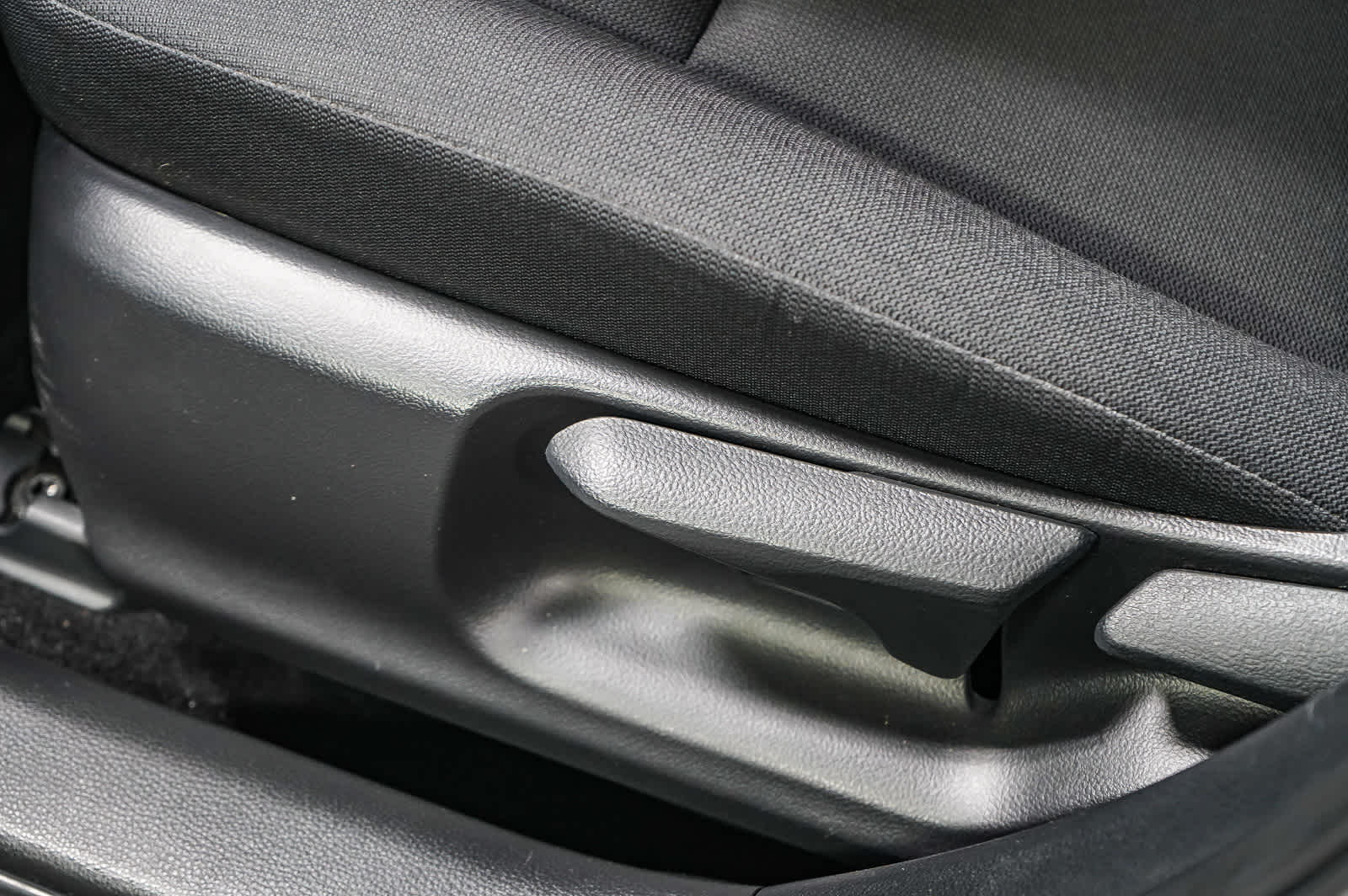 Thumbnail: 2023 Toyota Corolla - 25