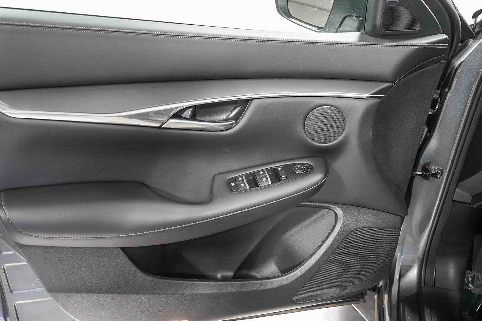 Thumbnail: 2025 INFINITI QX50 - 24