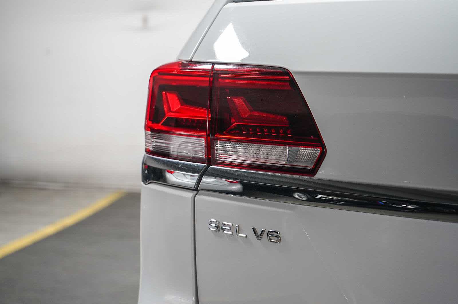 Thumbnail: 2021 Volkswagen Atlas - 12