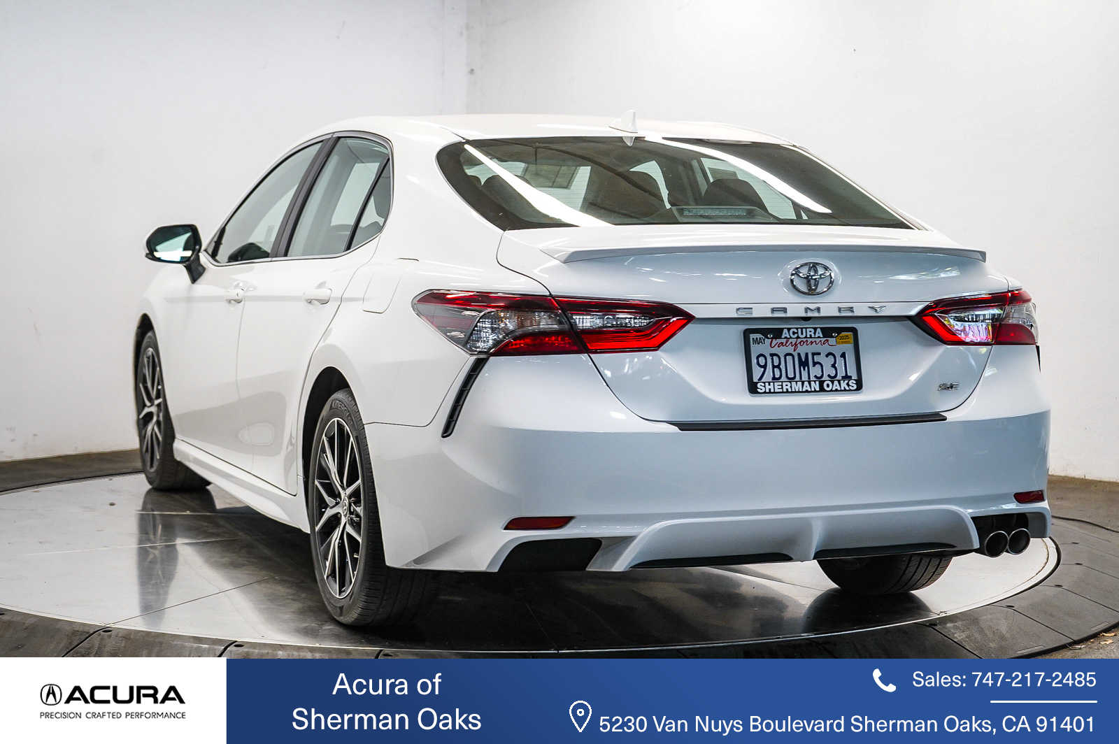 2022 Toyota Camry SE 2