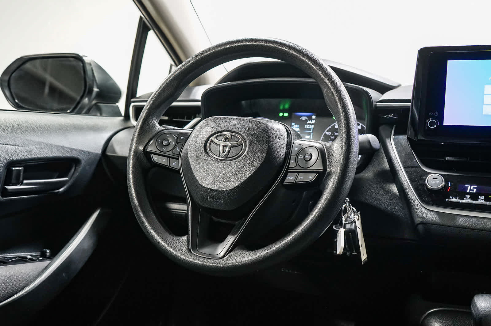 Thumbnail: 2023 Toyota Corolla - 17