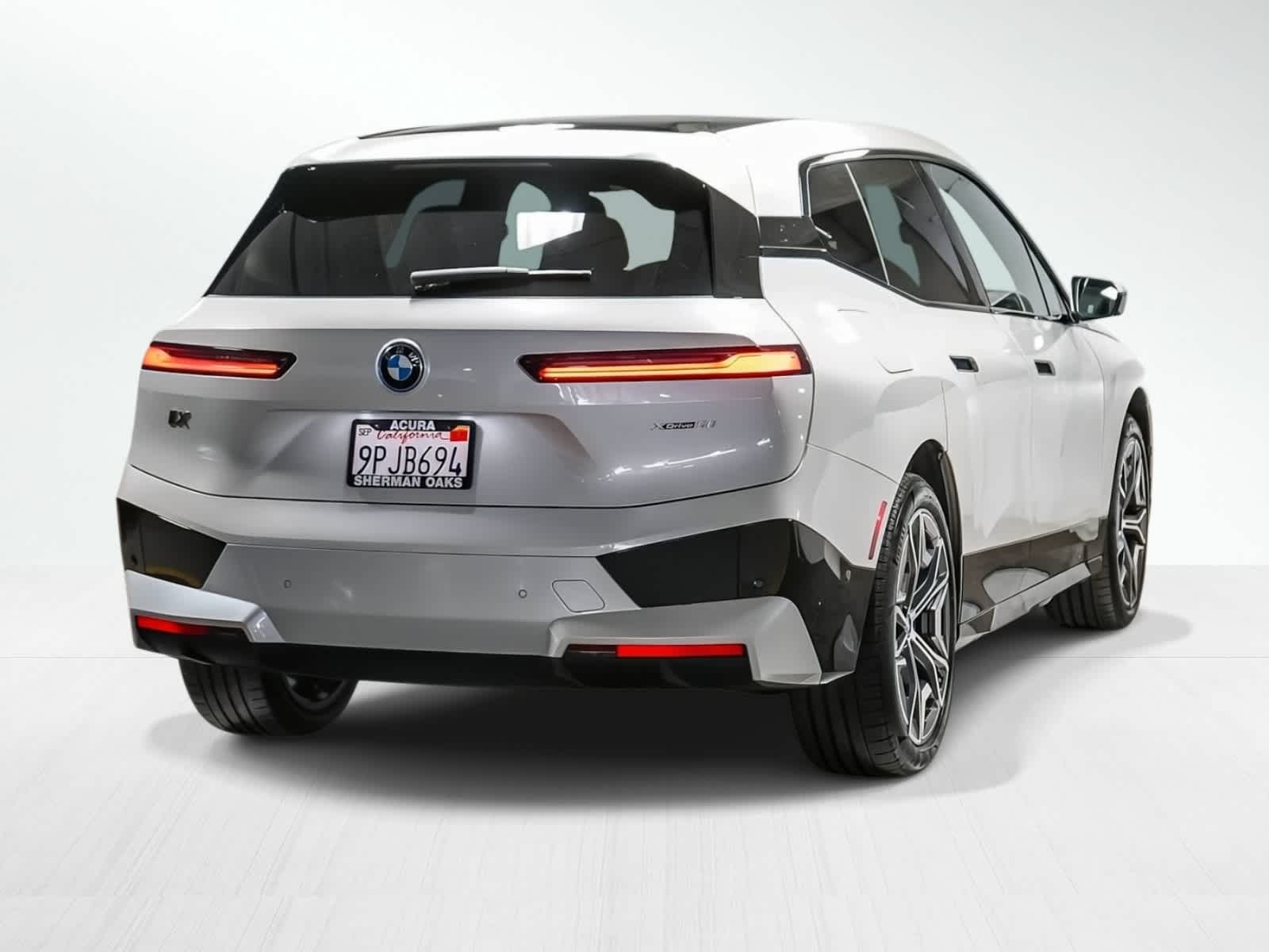 2025 BMW iX xDrive50 photo 4