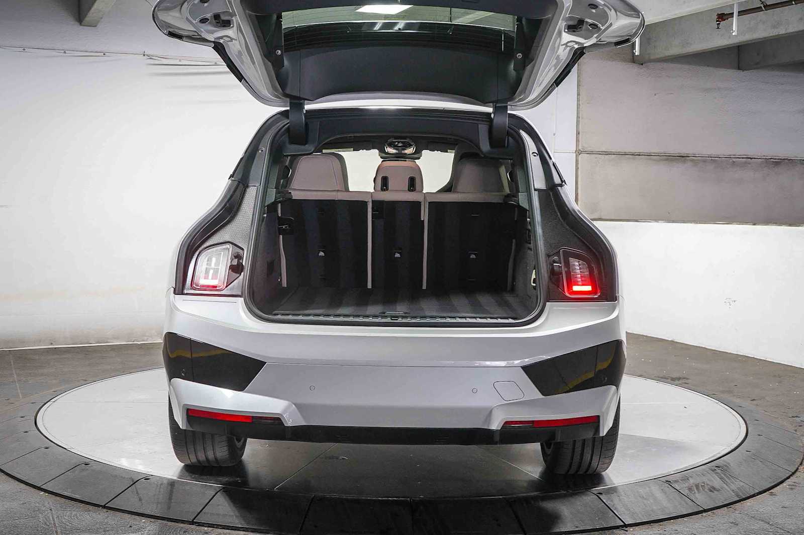 Thumbnail: 2025 BMW iX - 27