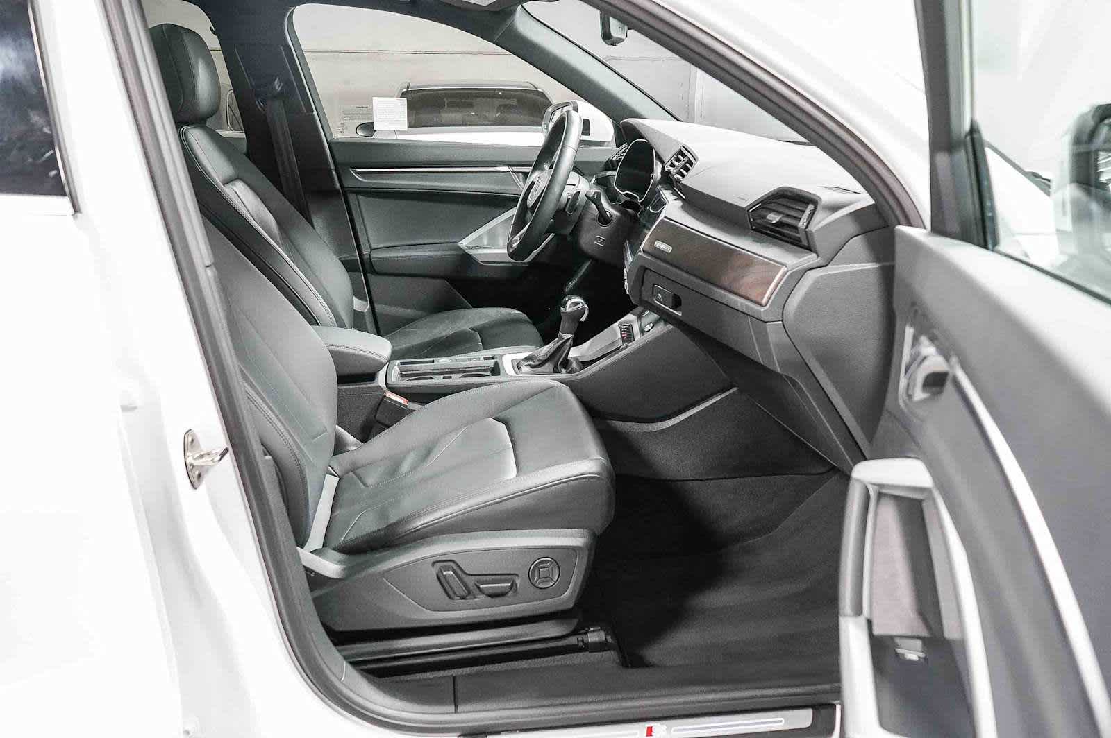 Thumbnail: 2024 Audi Q3 - 18