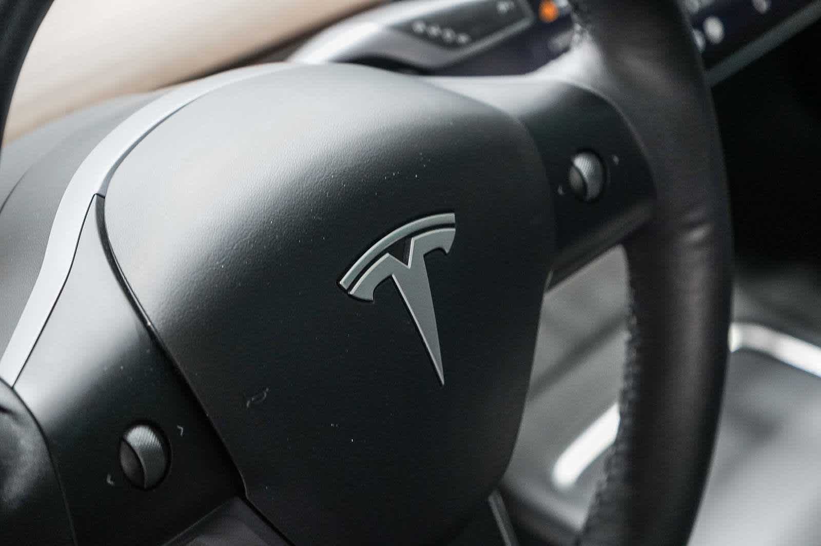 Thumbnail: 2023 Tesla Model 3 - 23
