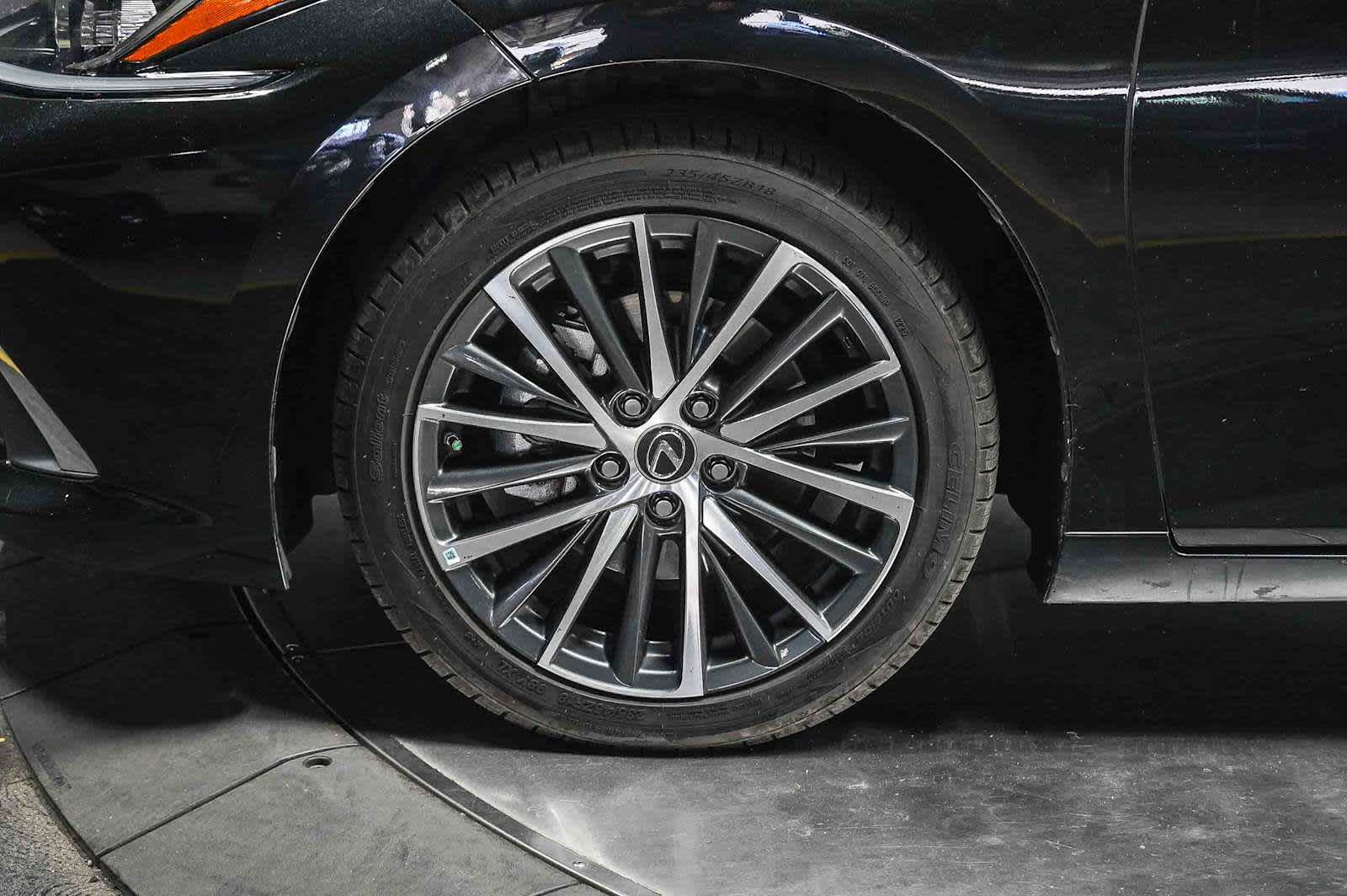 Thumbnail: 2024 Lexus ES - 9