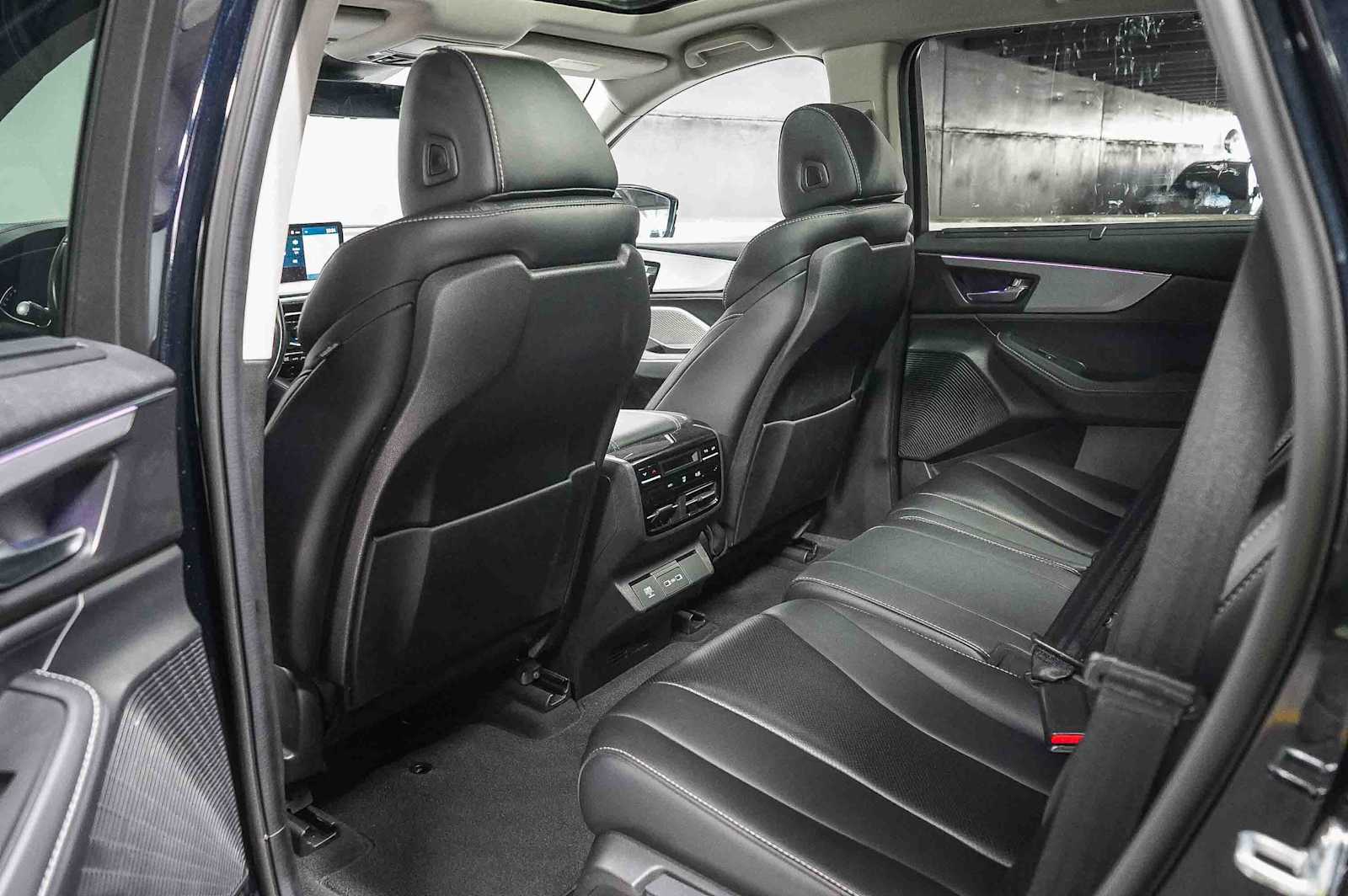 Thumbnail: 2023 Acura MDX - 19