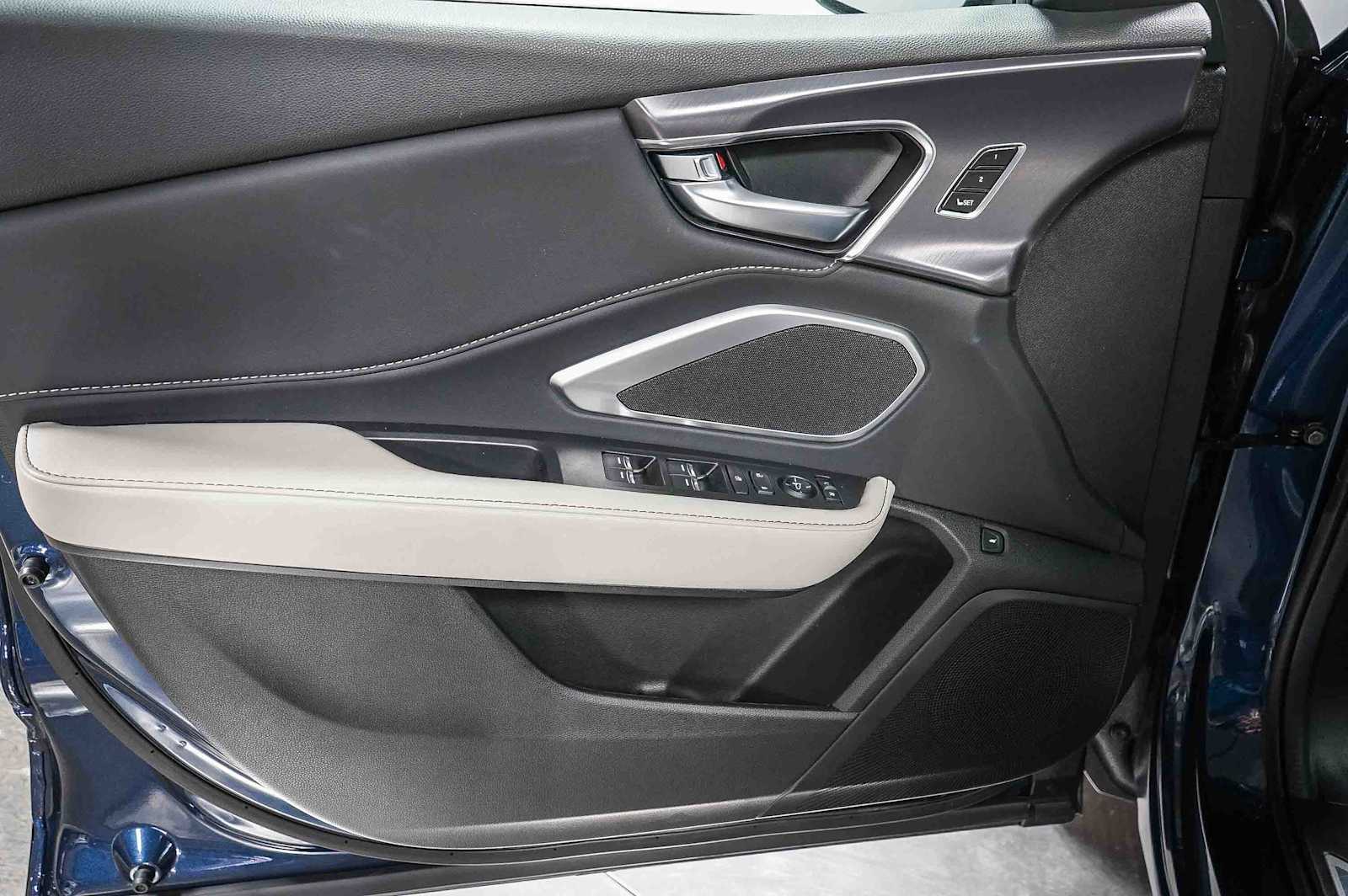 Thumbnail: 2025 Acura RDX - 22