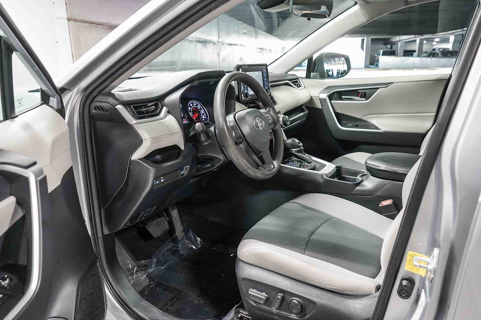 Thumbnail: 2021 Toyota RAV4 - 20