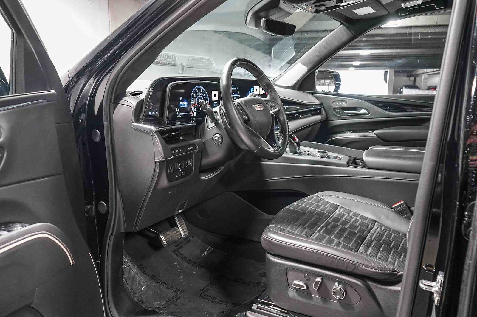 Thumbnail: 2024 Cadillac Escalade - 18