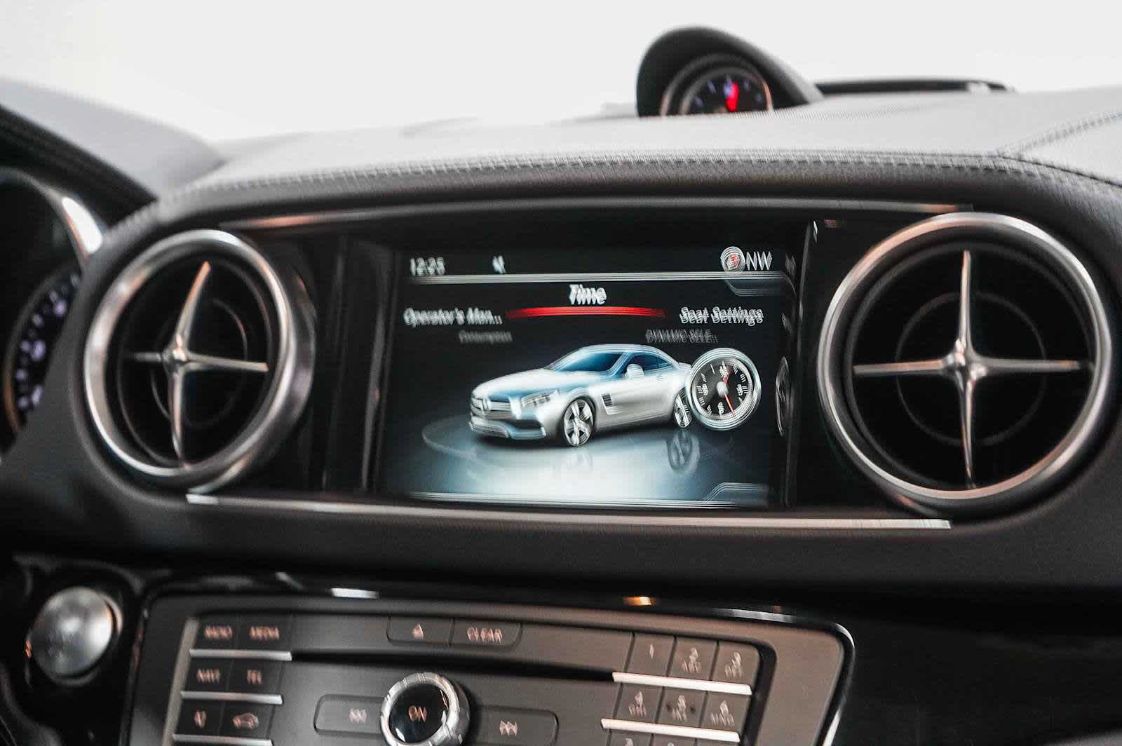 Thumbnail: 2017 Mercedes-Benz SL-Class - 16