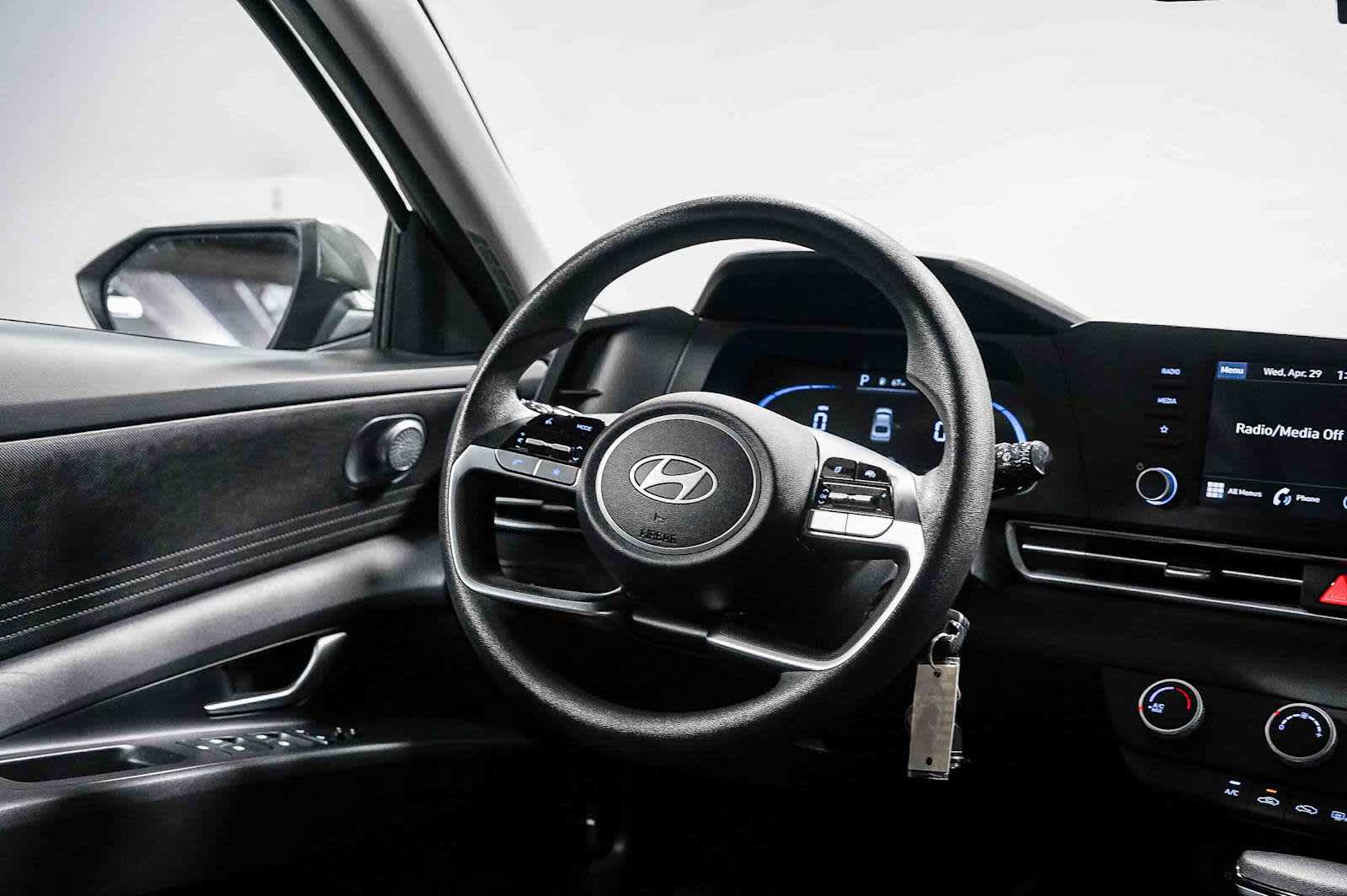 Thumbnail: 2025 Hyundai Elantra - 17