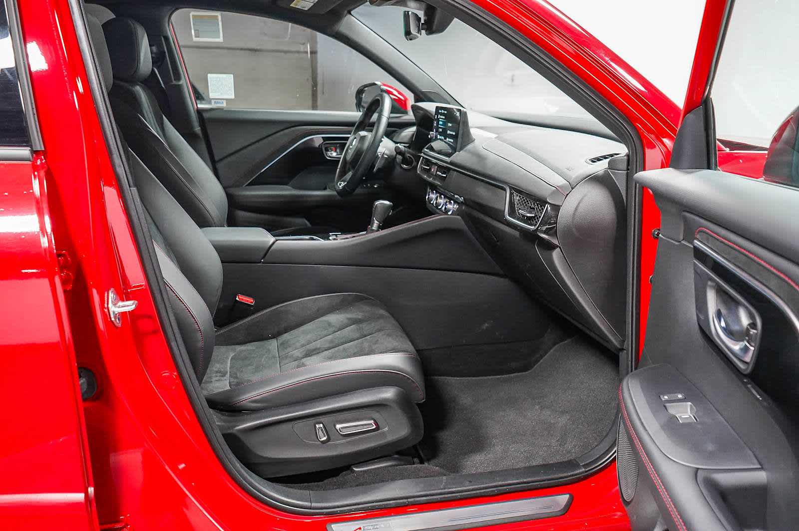 Thumbnail: 2025 Acura ADX - 19