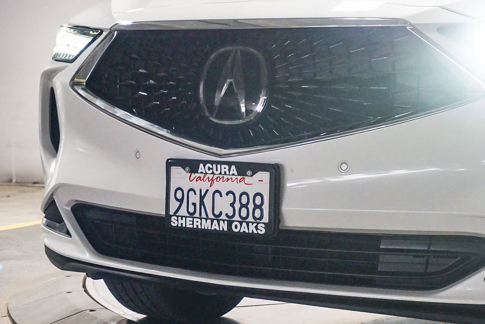 Thumbnail: 2023 Acura MDX - 9
