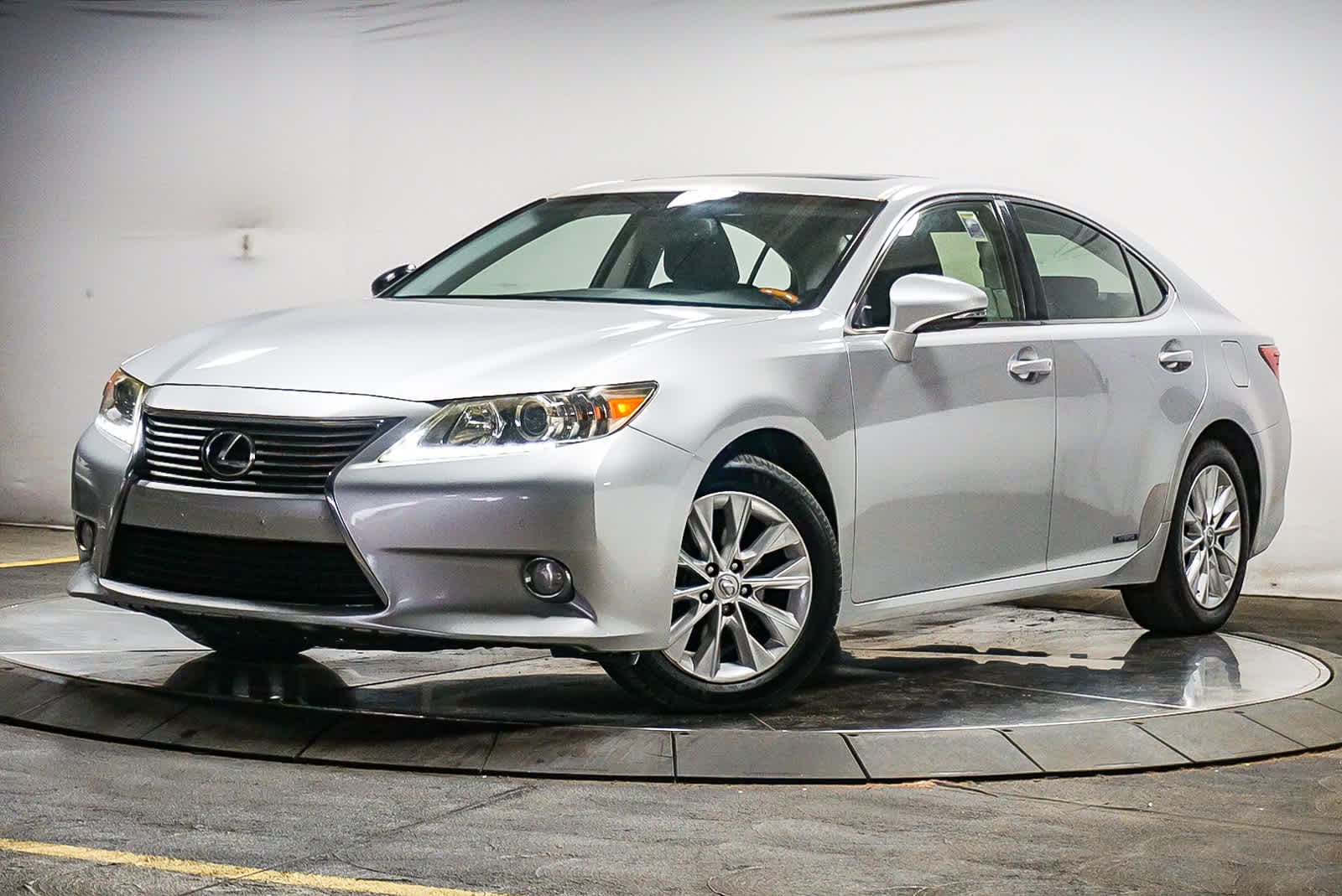 2014 Lexus ES Hybrid 300h -
                  Sherman Oaks, CA