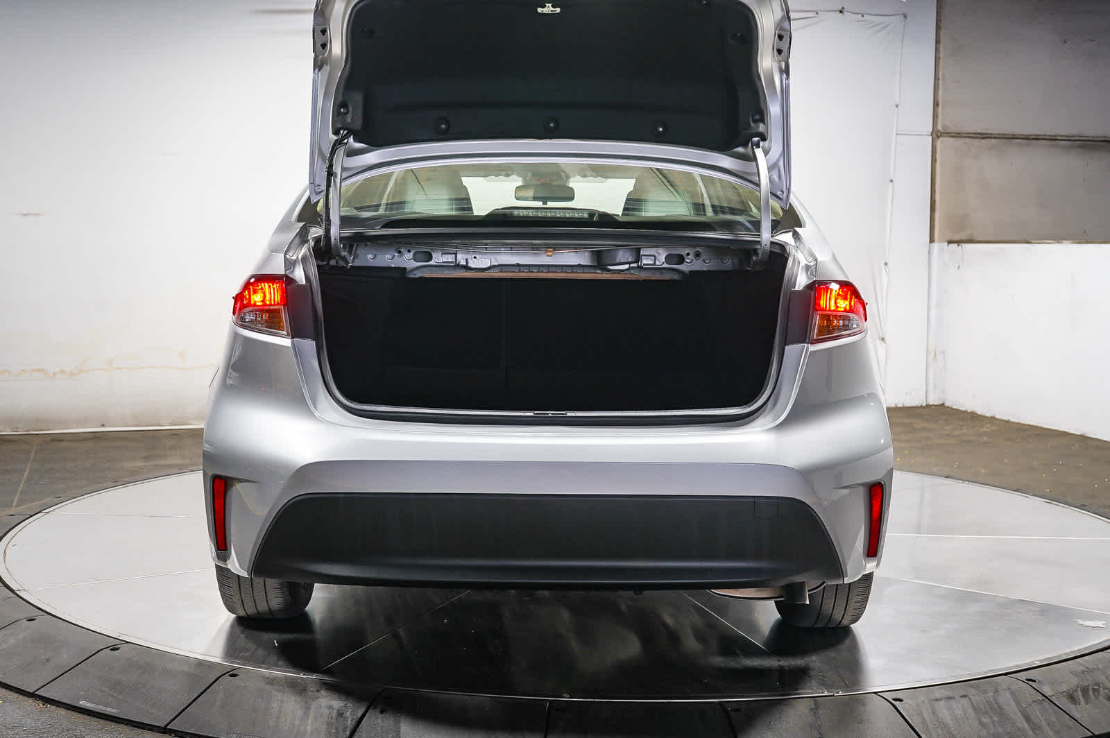 Thumbnail: 2023 Toyota Corolla - 30