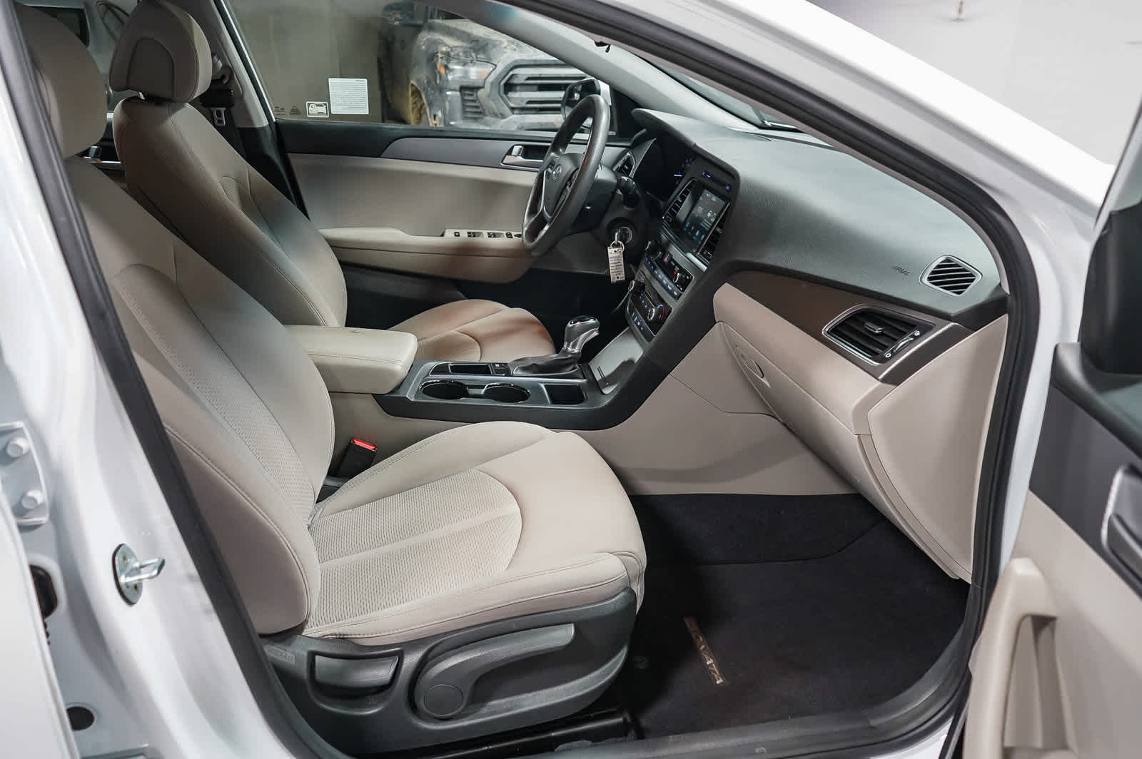 Thumbnail: 2017 Hyundai Sonata - 14