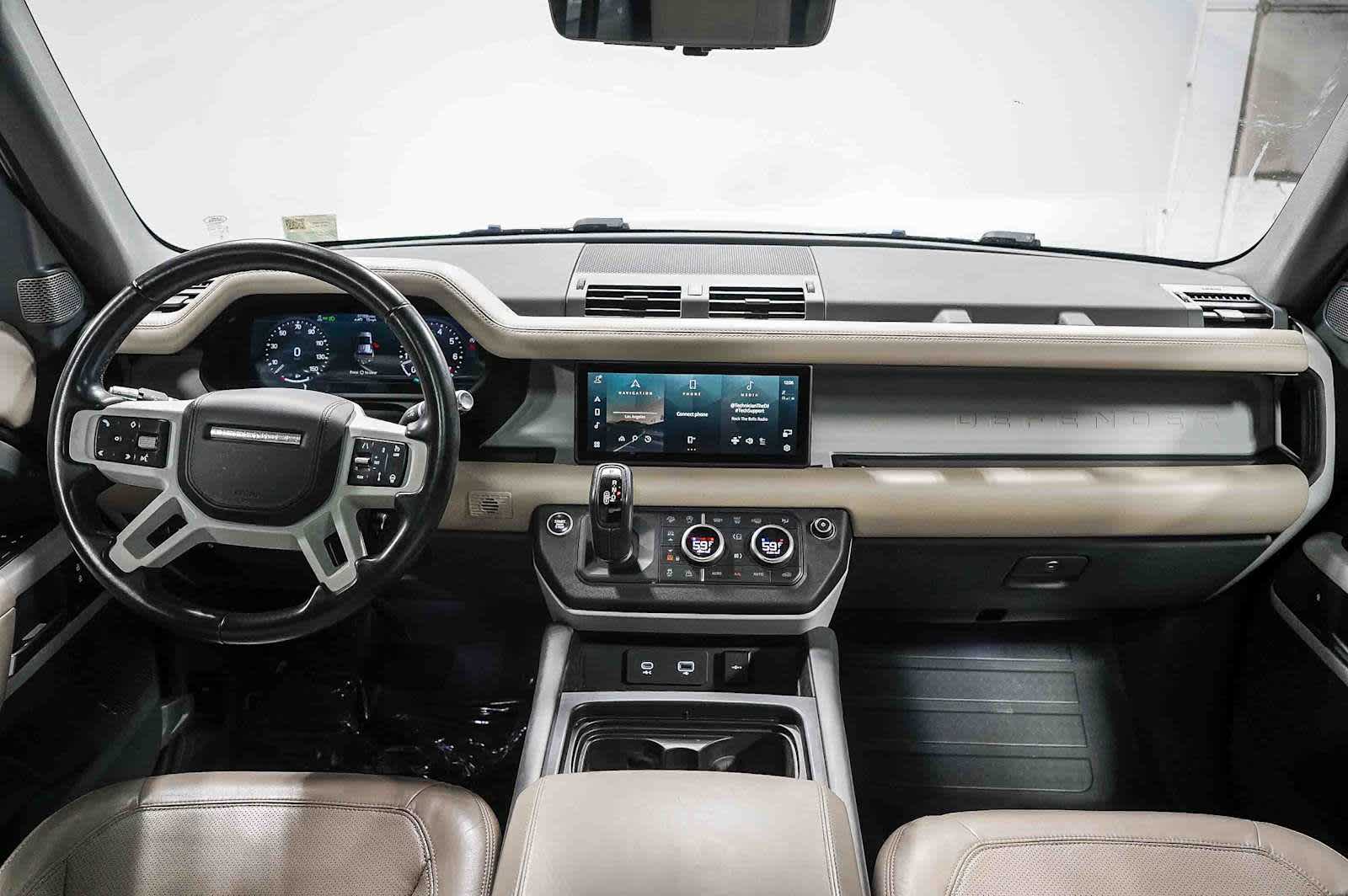 Thumbnail: 2020 Land Rover Defender - 14