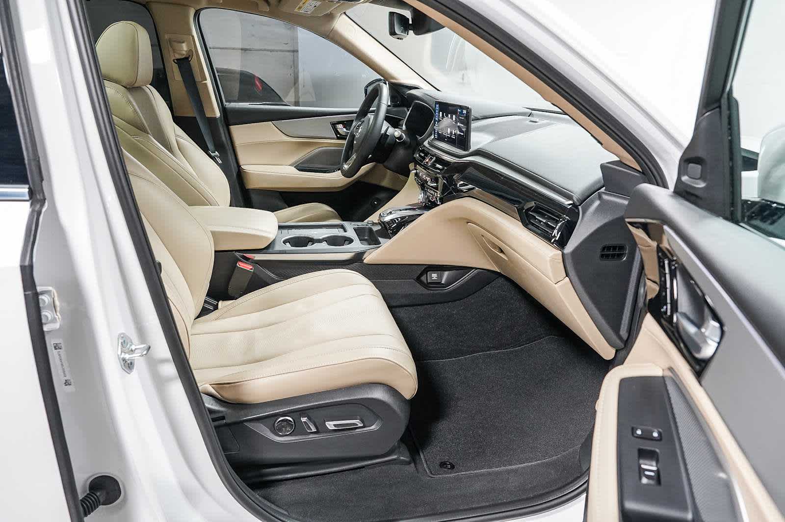 Thumbnail: 2025 Acura MDX - 18