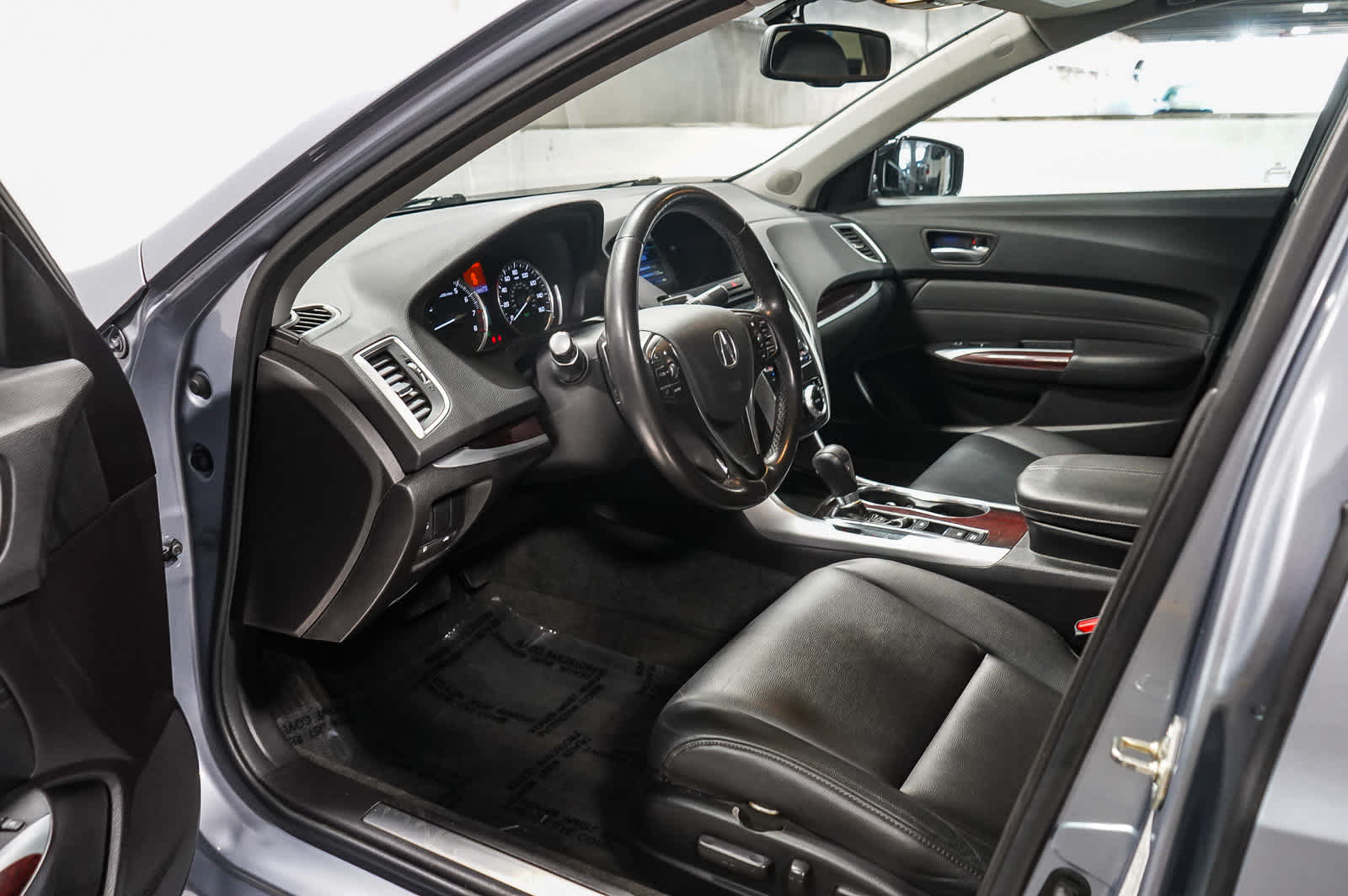 Thumbnail: 2015 Acura TLX - 21