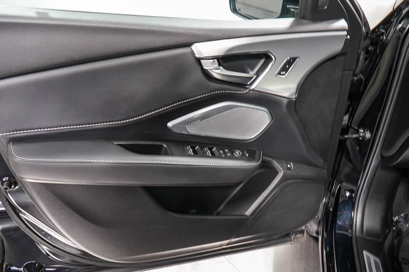 Thumbnail: 2023 Acura RDX - 25