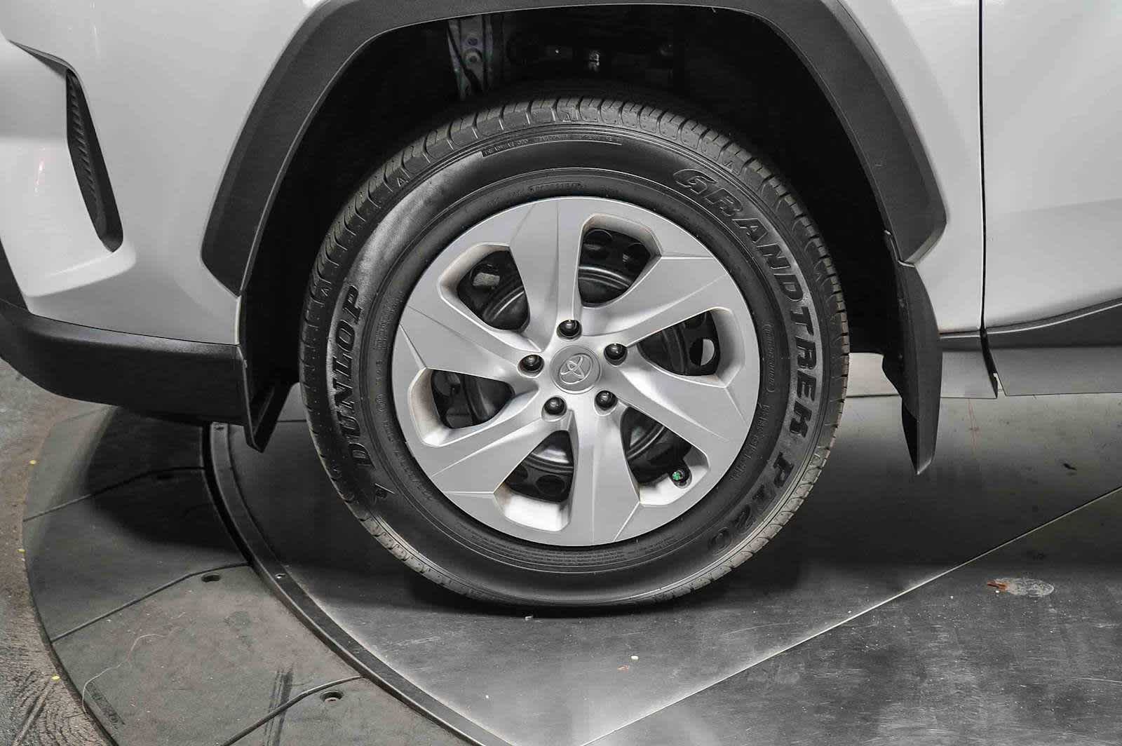 Thumbnail: 2024 Toyota RAV4 - 10