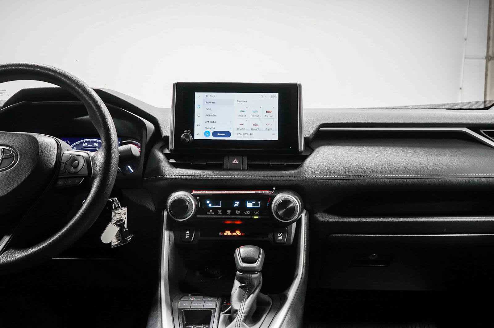 Thumbnail: 2024 Toyota RAV4 - 15