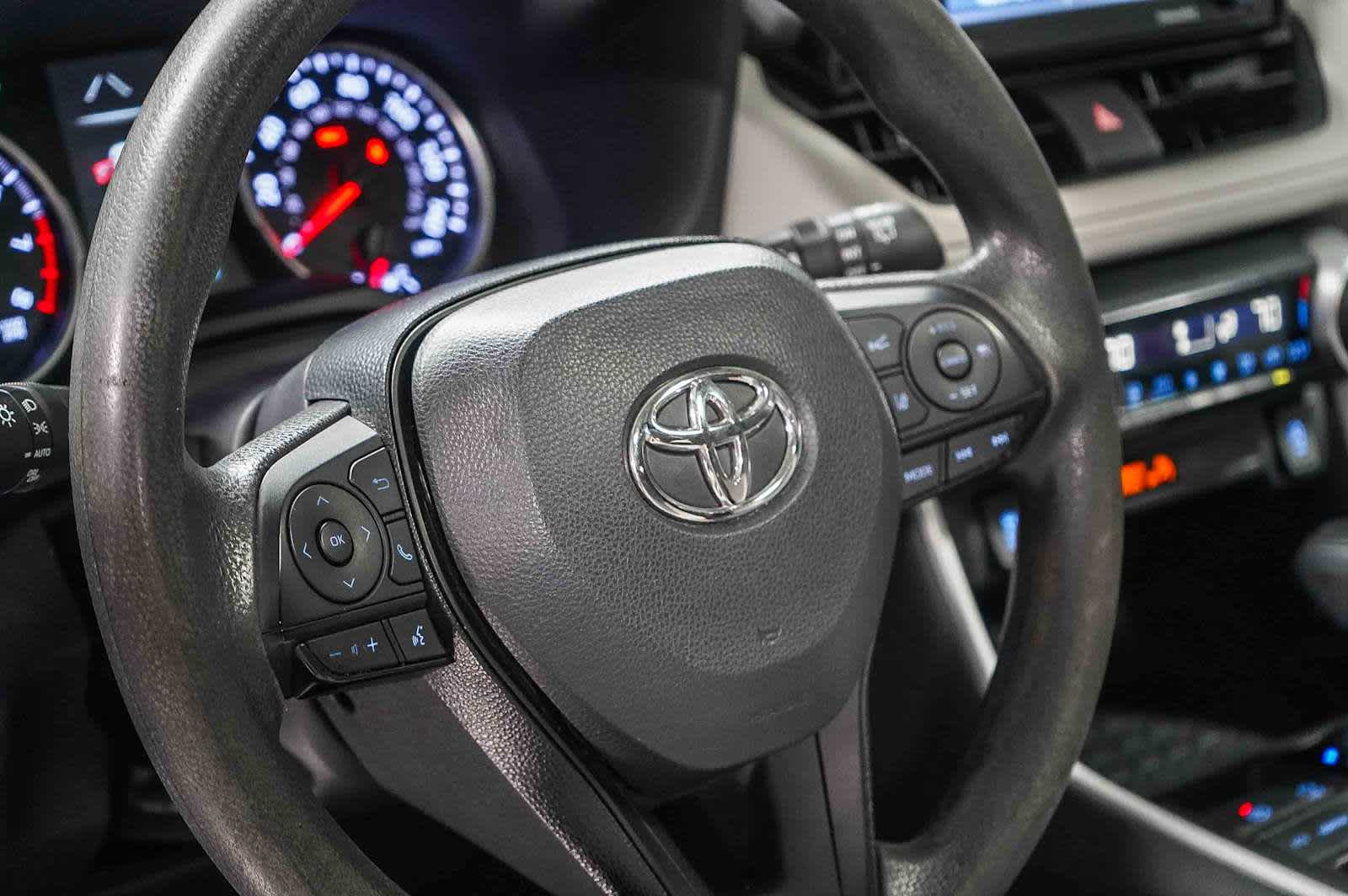 Thumbnail: 2021 Toyota RAV4 - 24