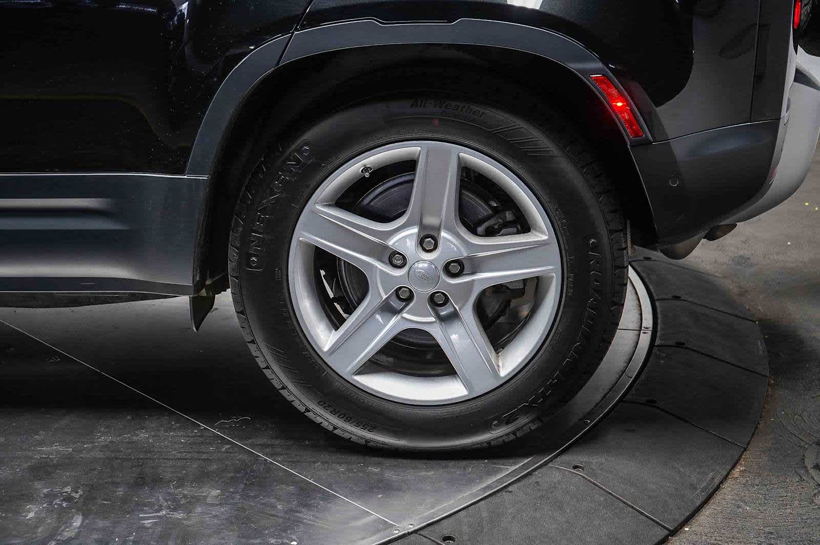 Thumbnail: 2020 Land Rover Defender - 12