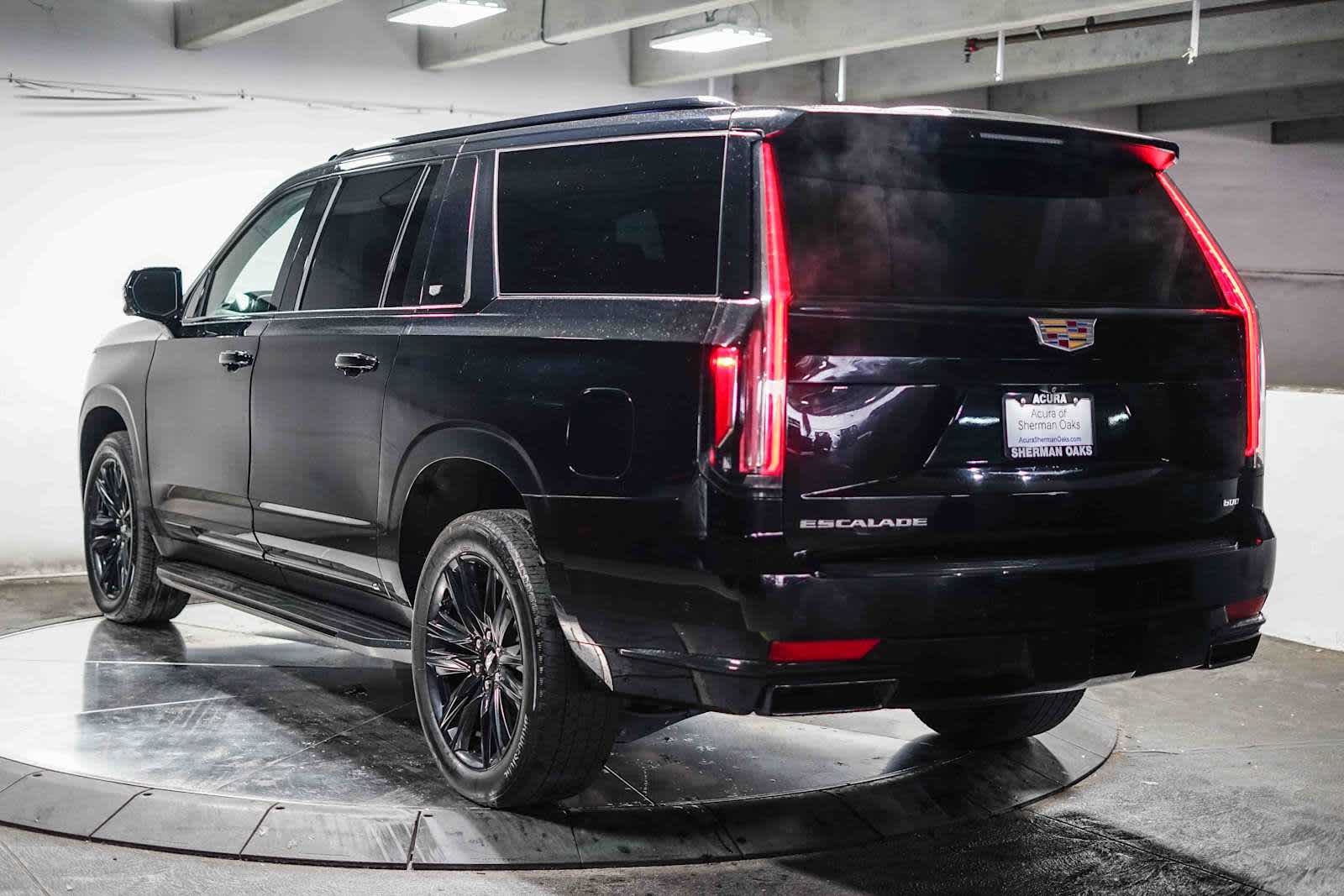 Thumbnail: 2023 Cadillac Escalade - 10