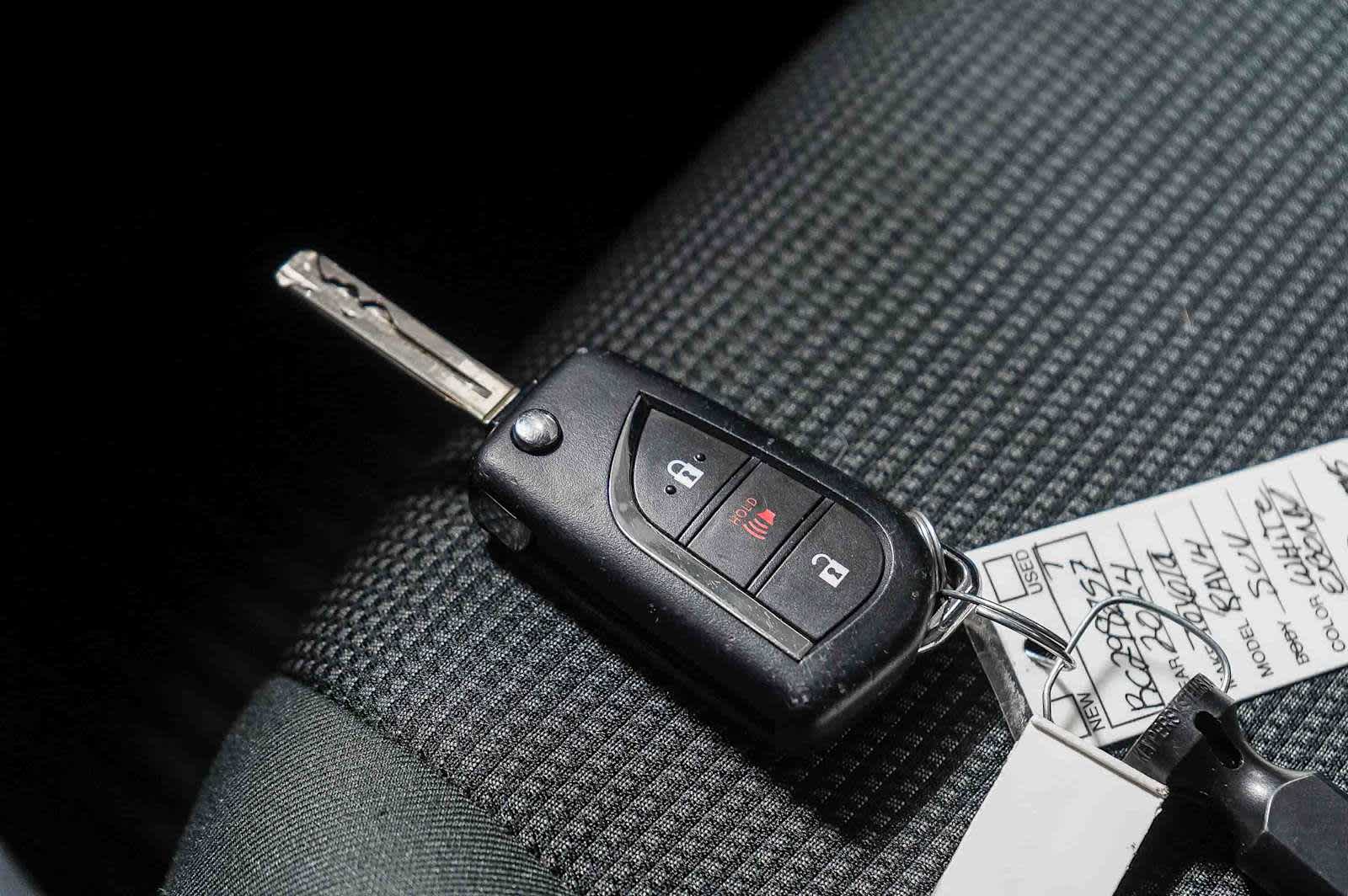 Thumbnail: 2024 Toyota RAV4 - 31