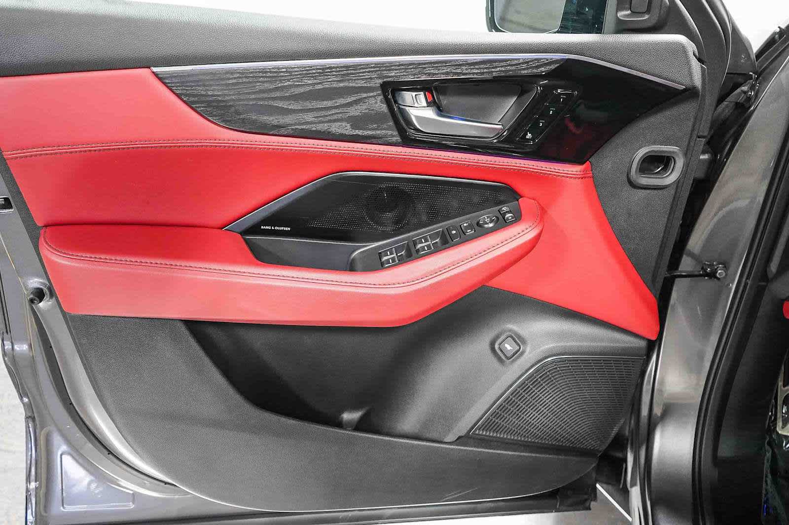 Thumbnail: 2025 Acura MDX - 25