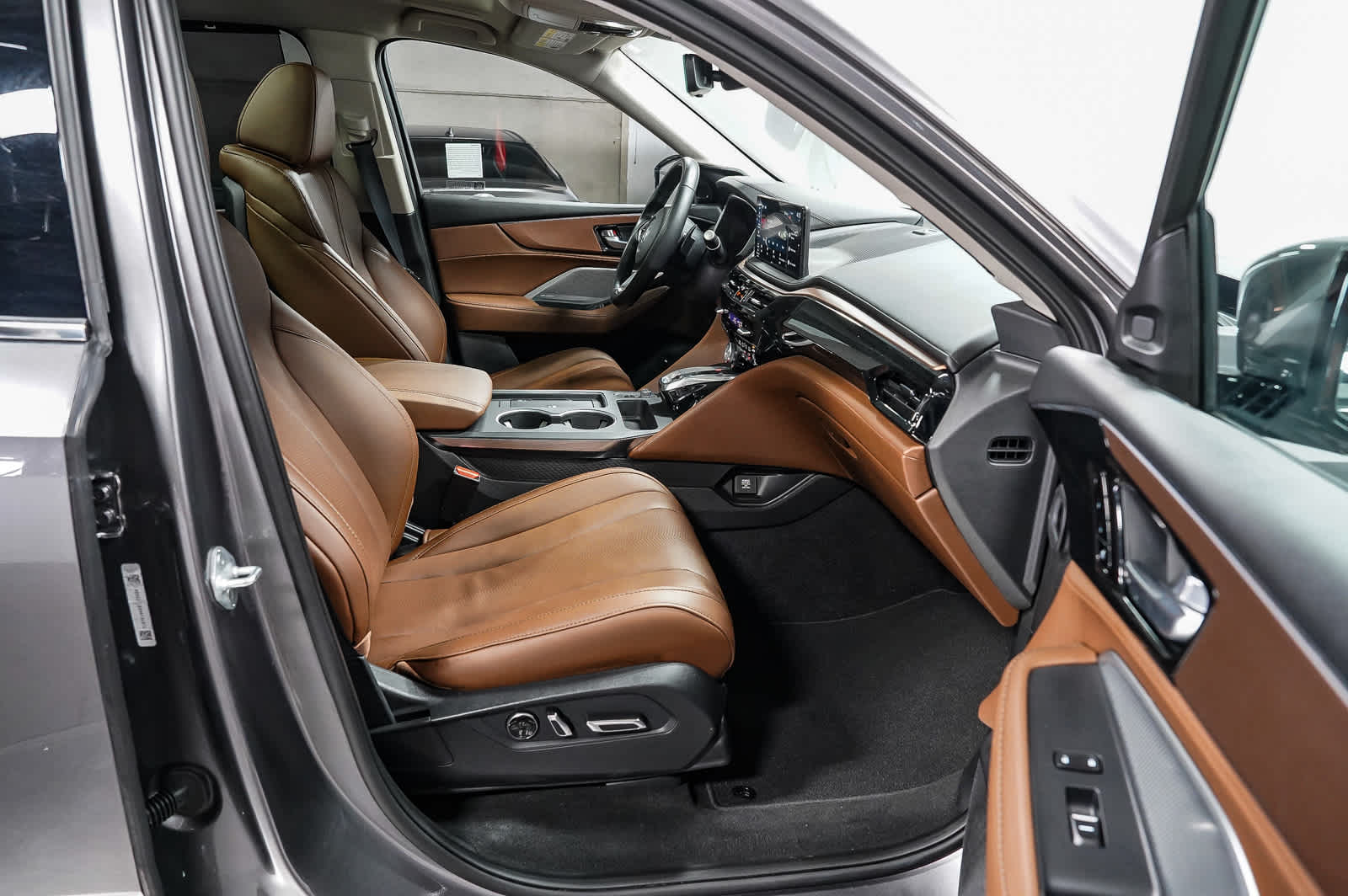 Thumbnail: 2025 Acura MDX - 18