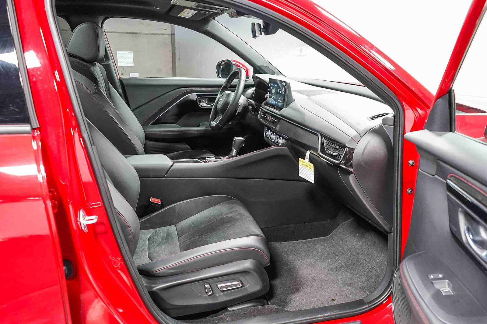 Thumbnail: 2025 Acura ADX - 18