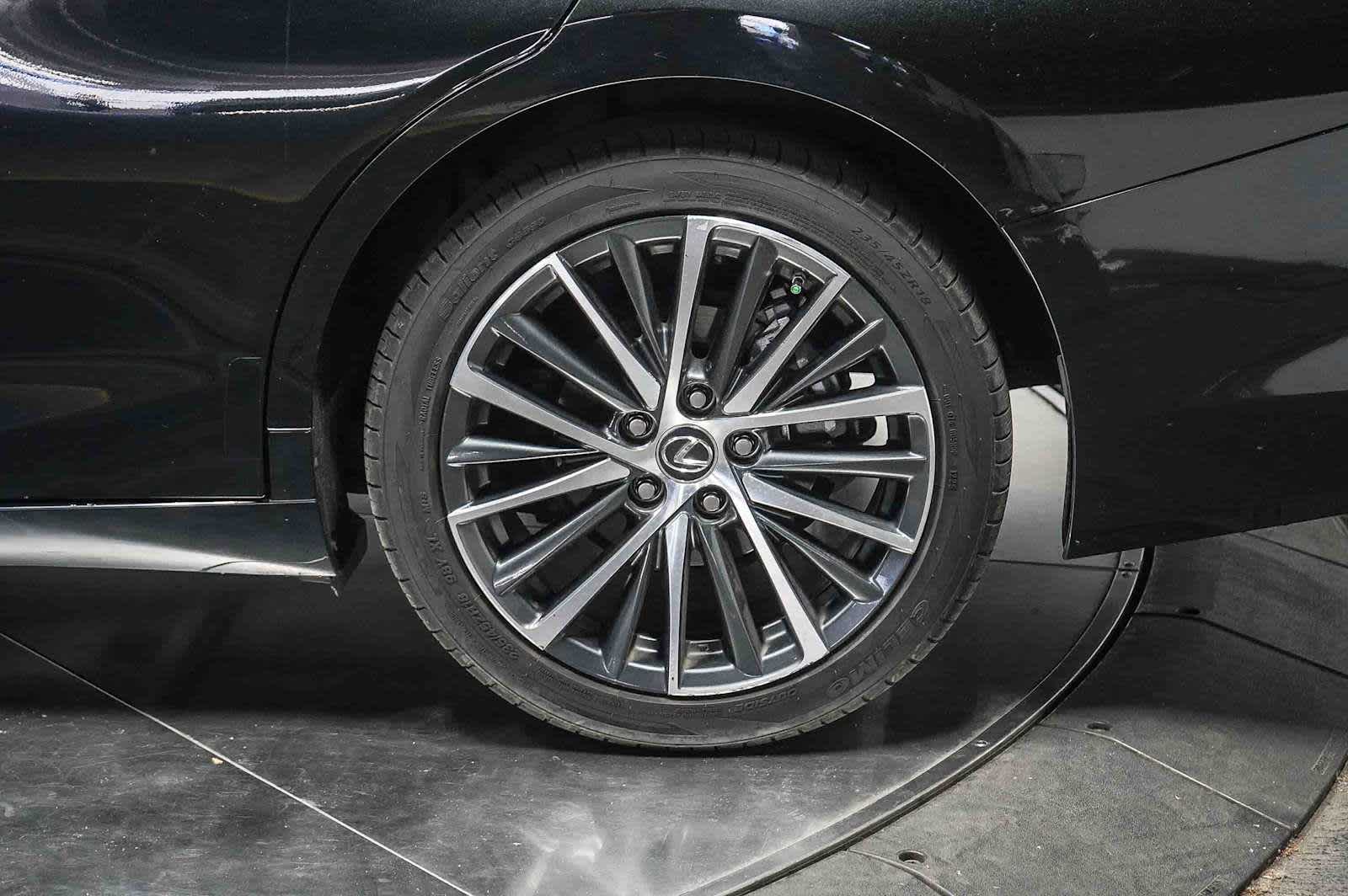 Thumbnail: 2024 Lexus ES - 10