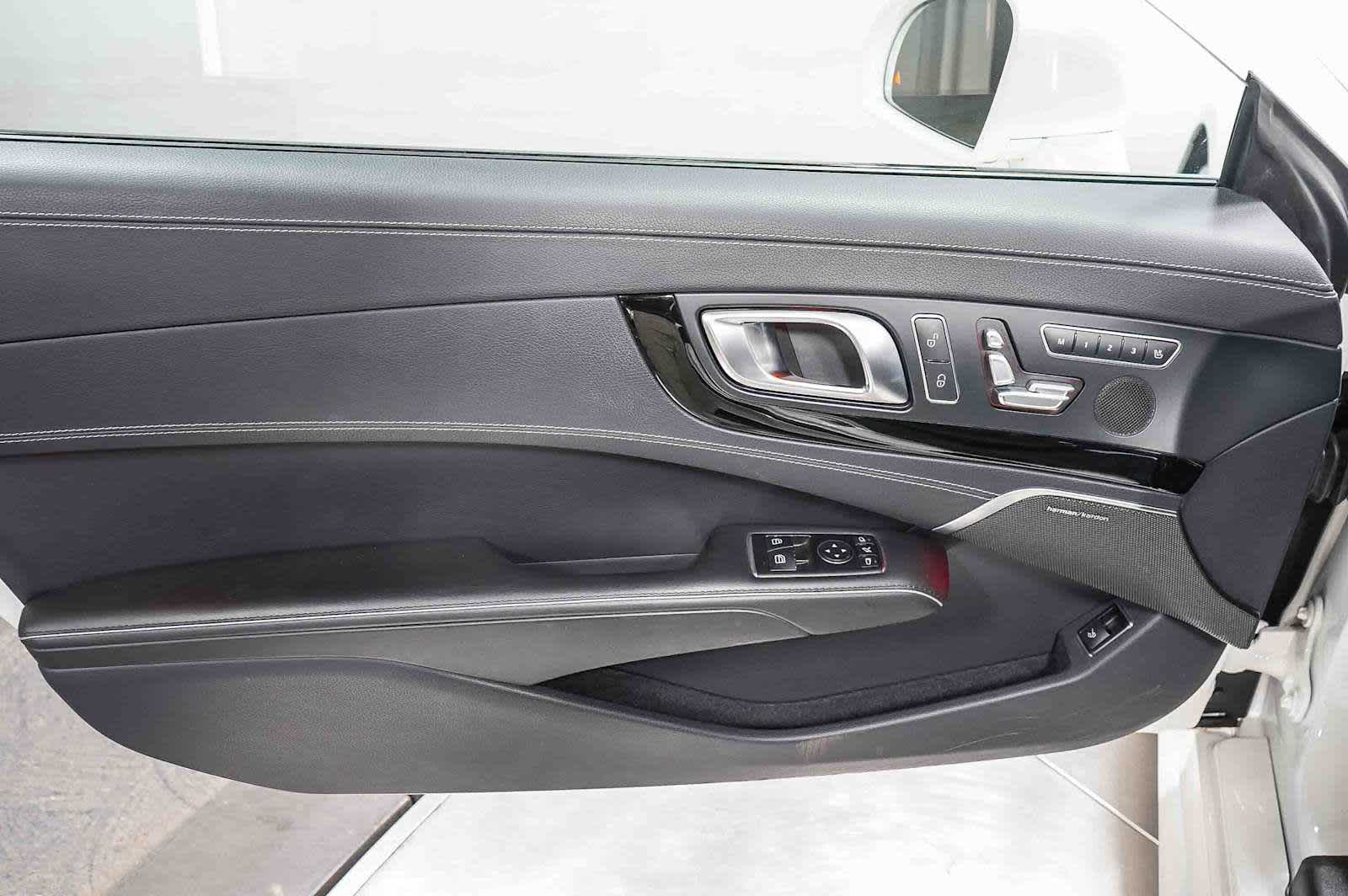 Thumbnail: 2017 Mercedes-Benz SL-Class - 23