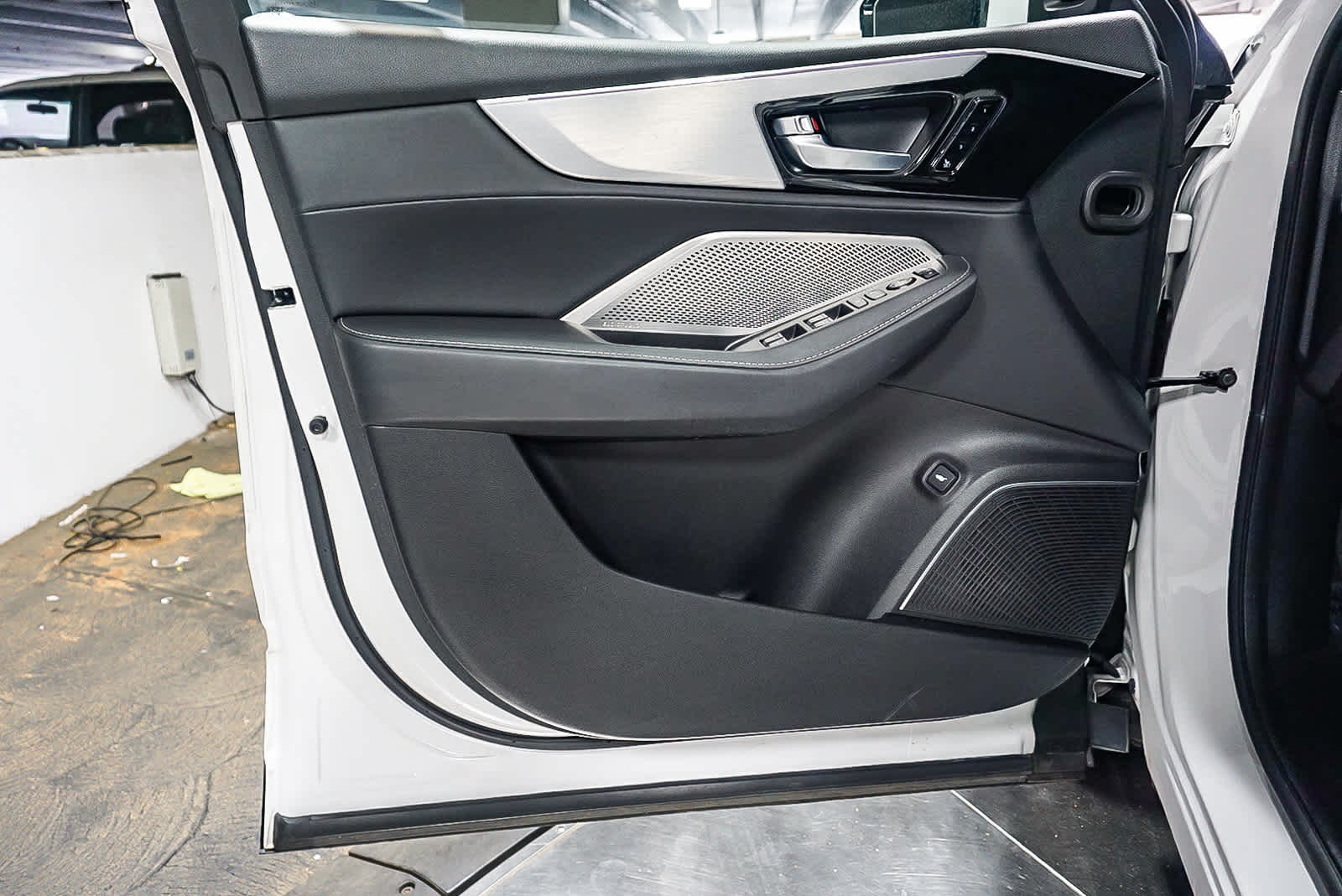 Thumbnail: 2023 Acura MDX - 26