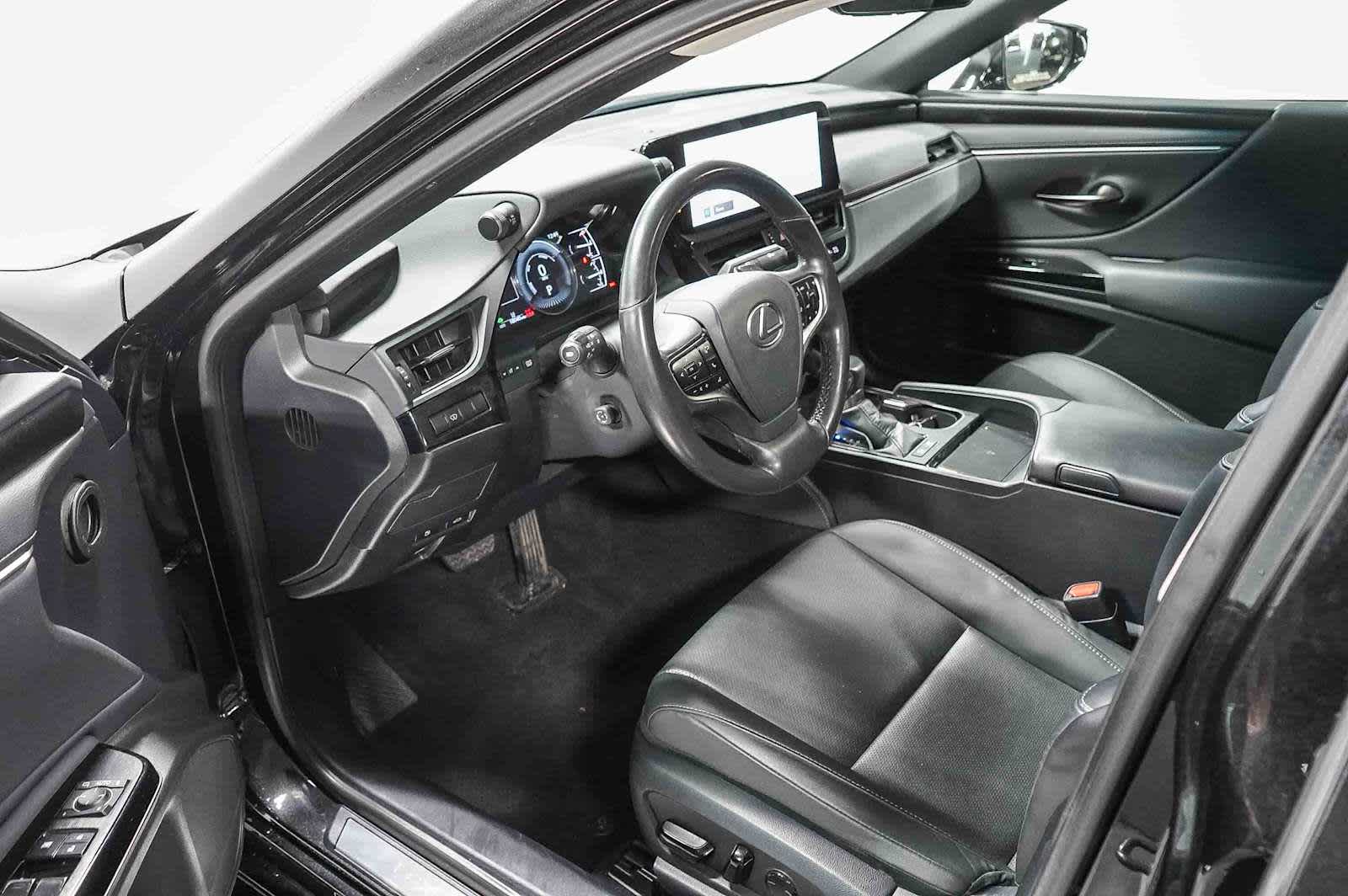 Thumbnail: 2024 Lexus ES - 19