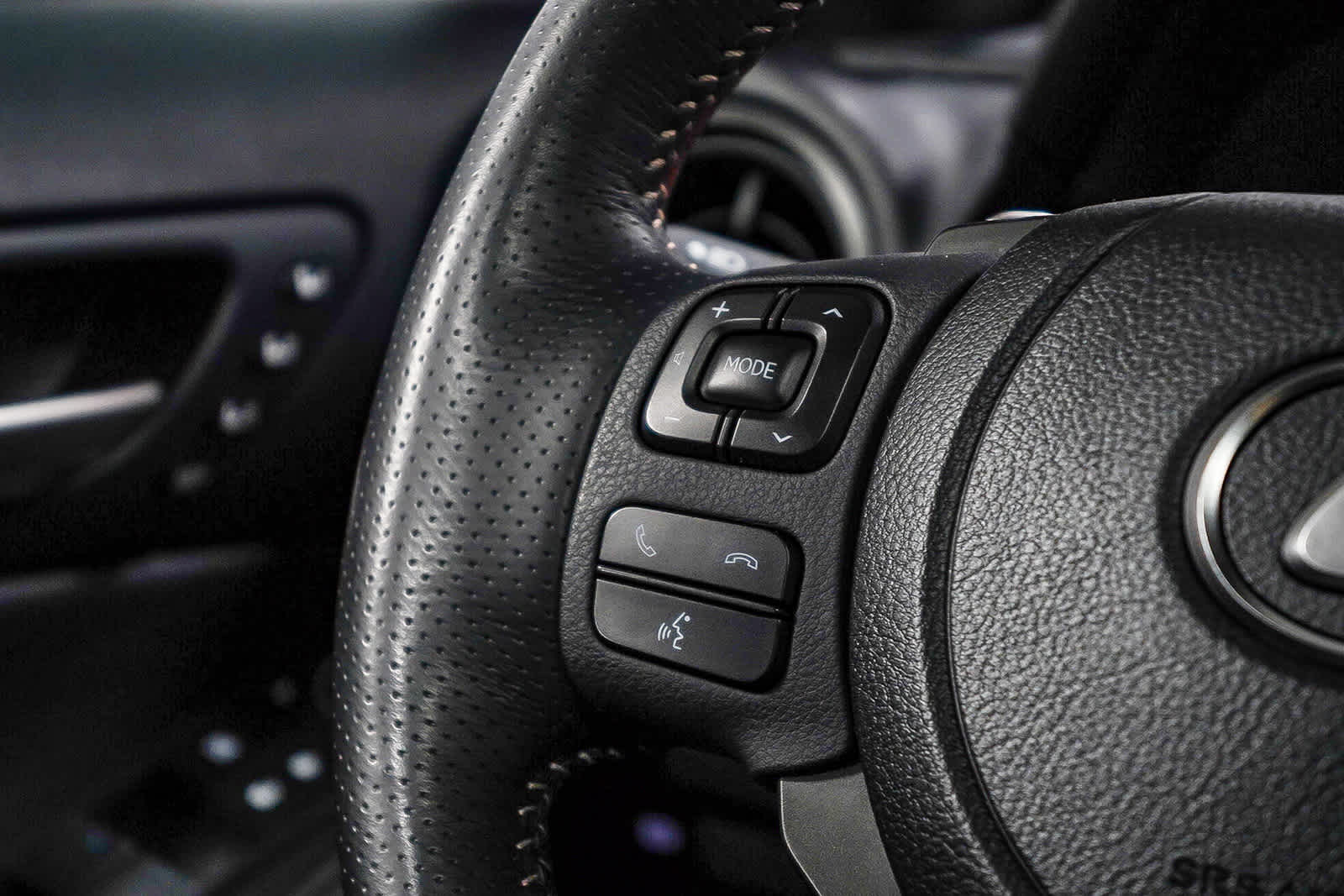 Thumbnail: 2025 Lexus IS - 18