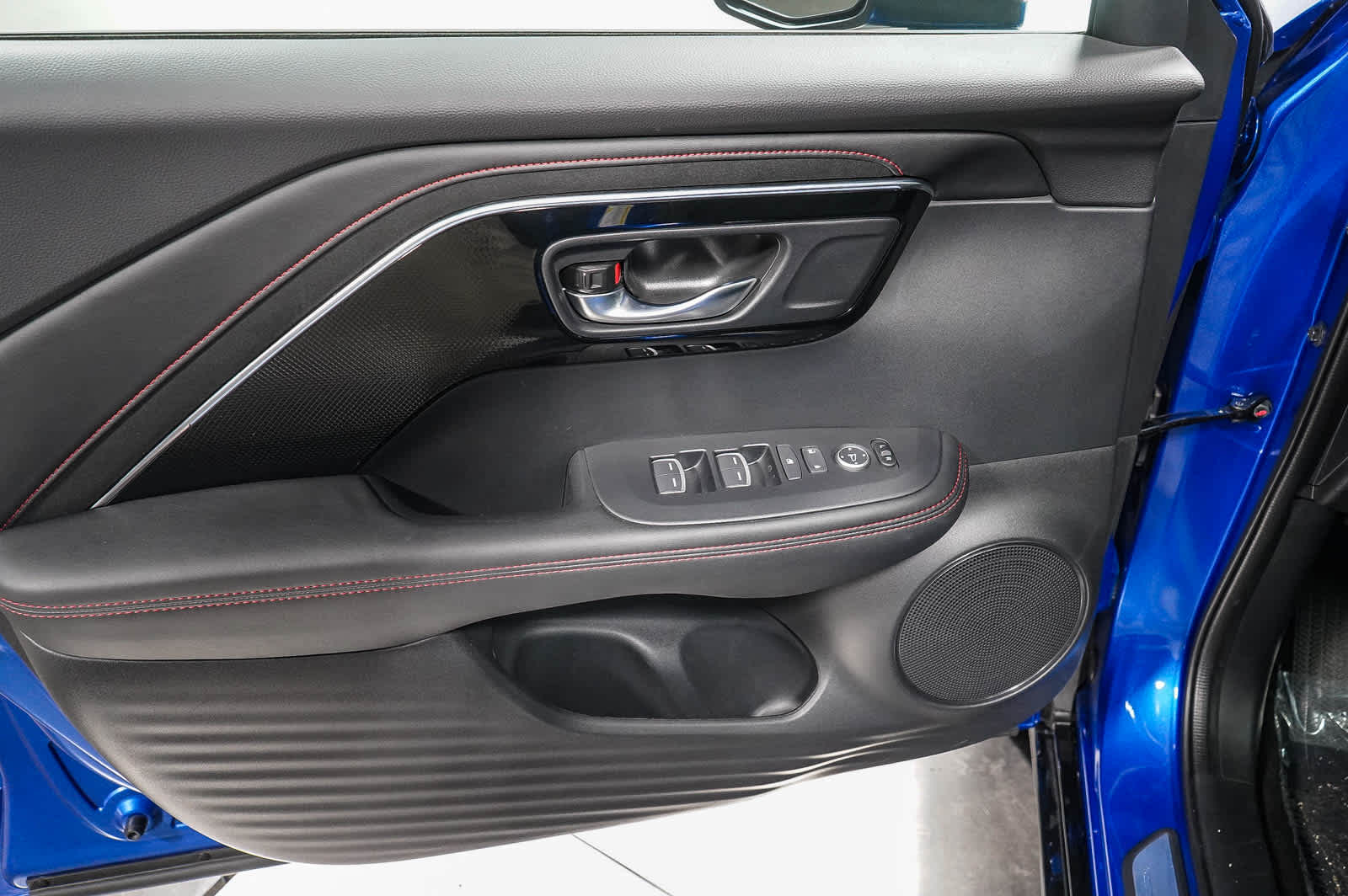 Thumbnail: 2025 Acura ADX - 25